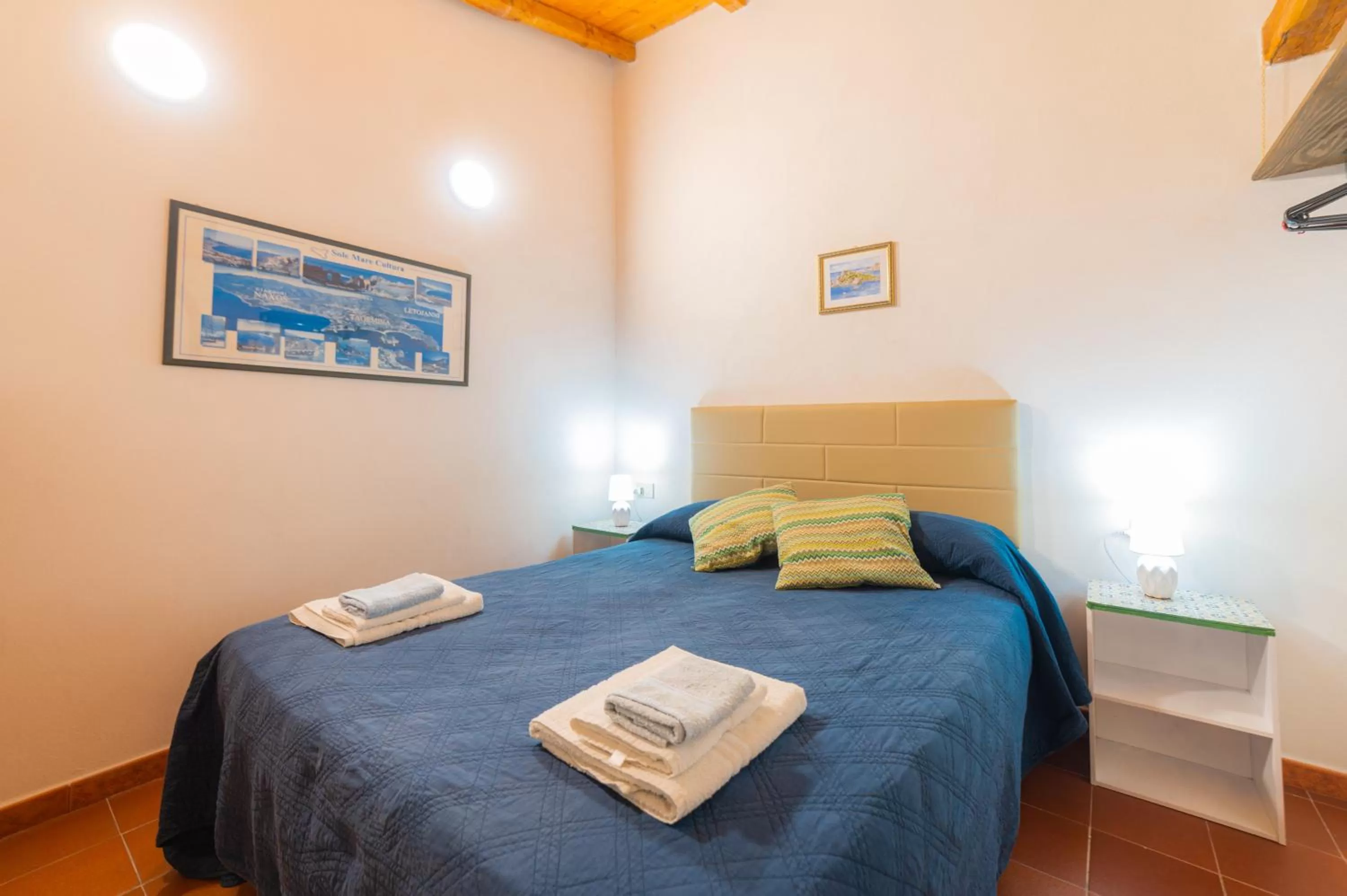 Bedroom, Bed in ToviMar Apartments