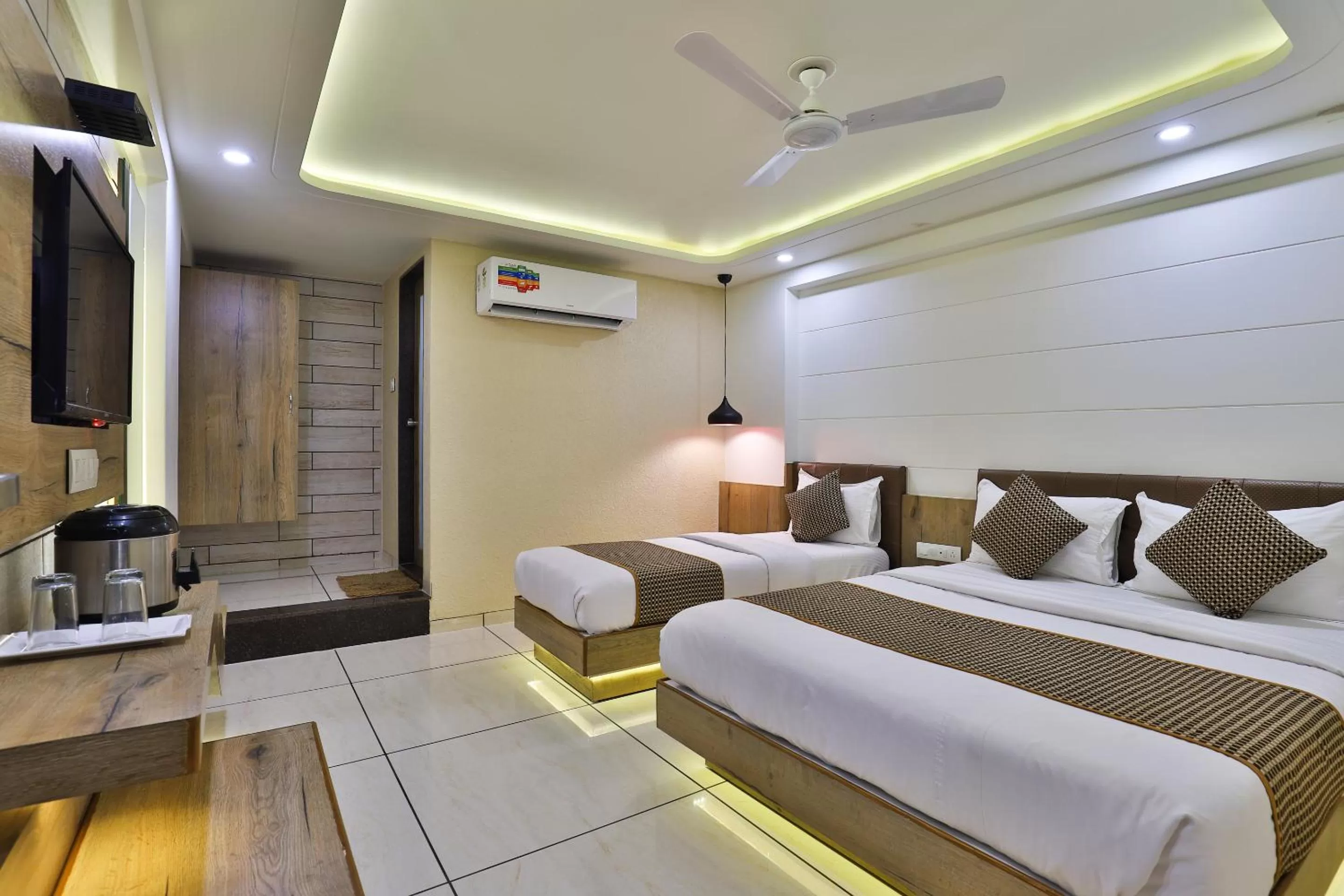 Bedroom, Bed in Hotel Pearl