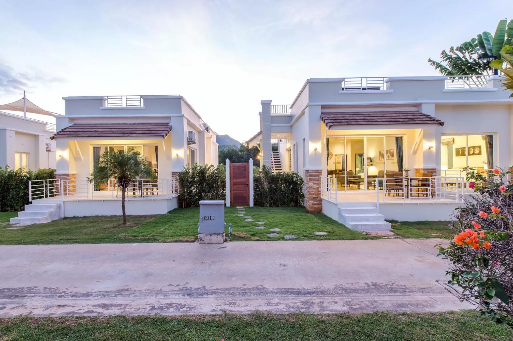 Property building in Oriental Beach Pearl Resort