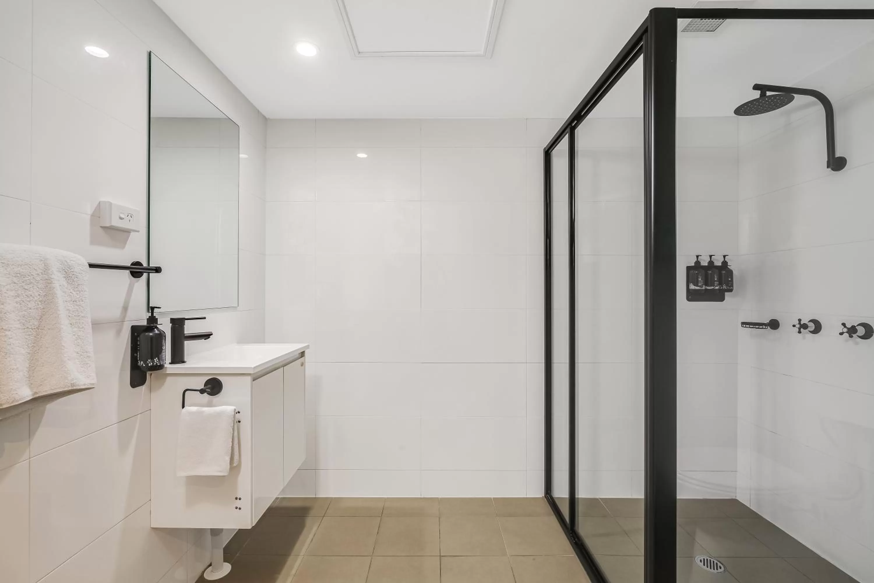 Shower in The Urban Newtown