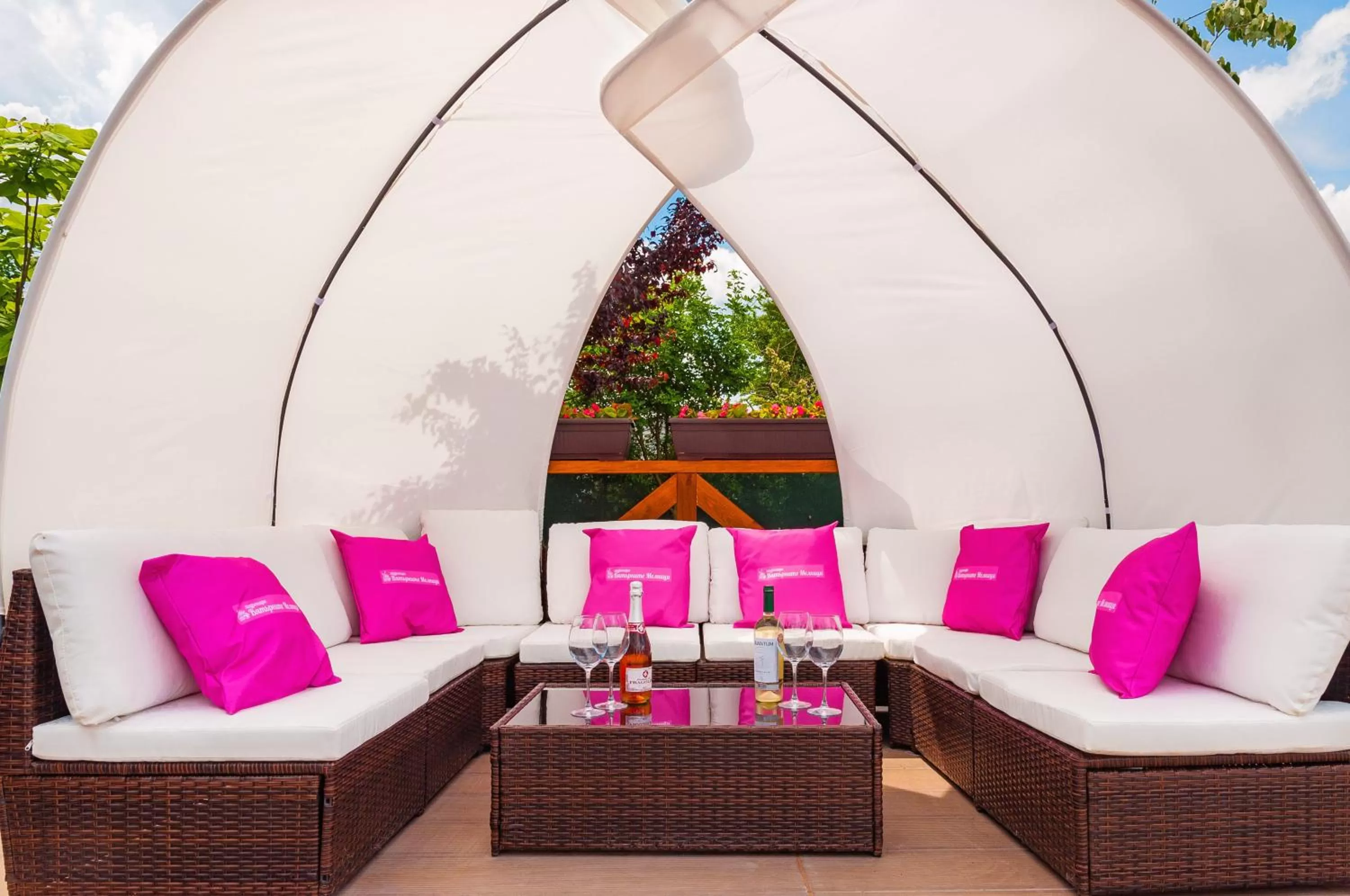 Seating area in The Wind Mills Hydropark