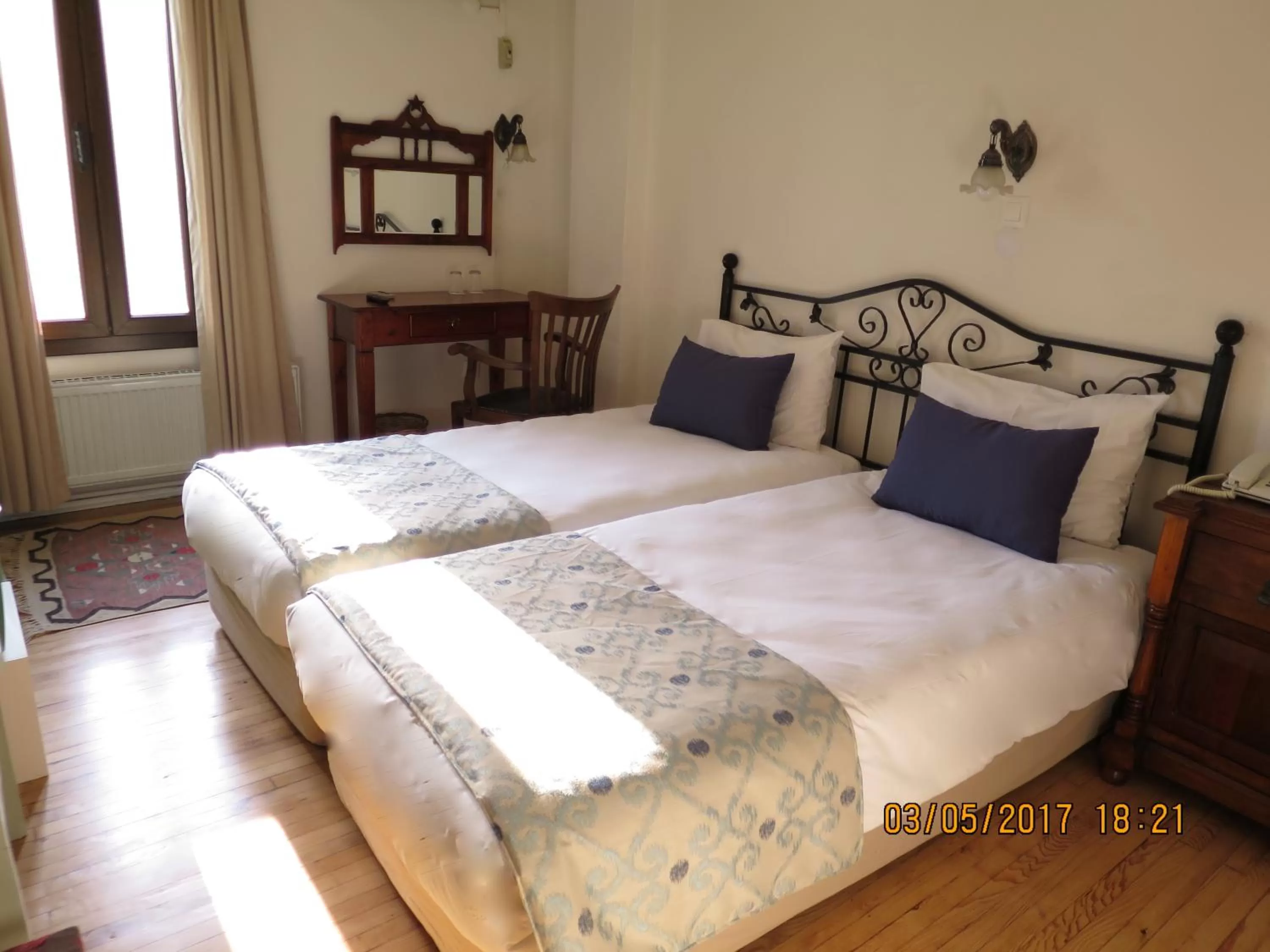 Photo of the whole room, Bed in Hotel Kalehan