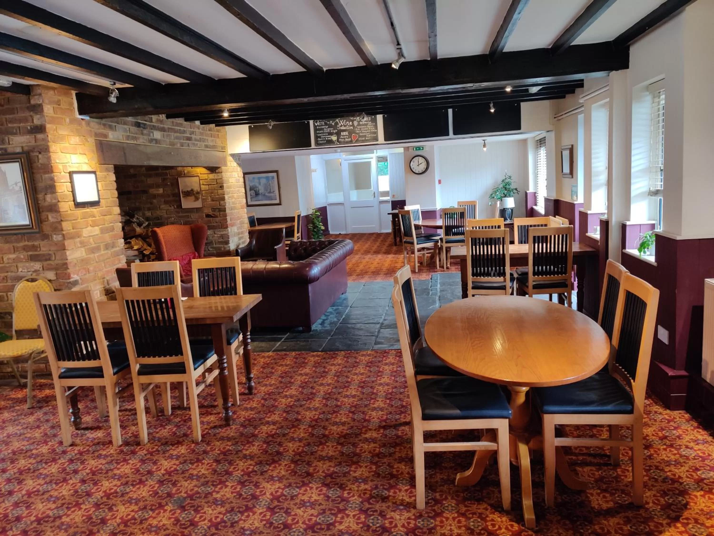 Restaurant/Places to Eat in Brambletye Hotel