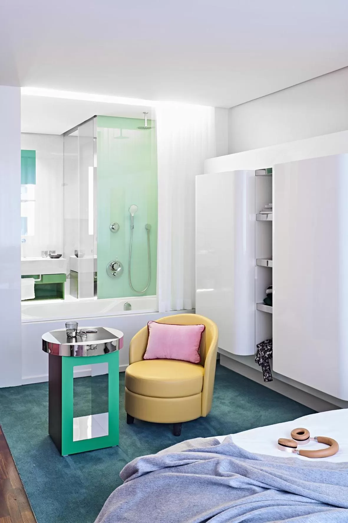 Bathroom in SIDE, Hamburg, a Member of Design Hotels
