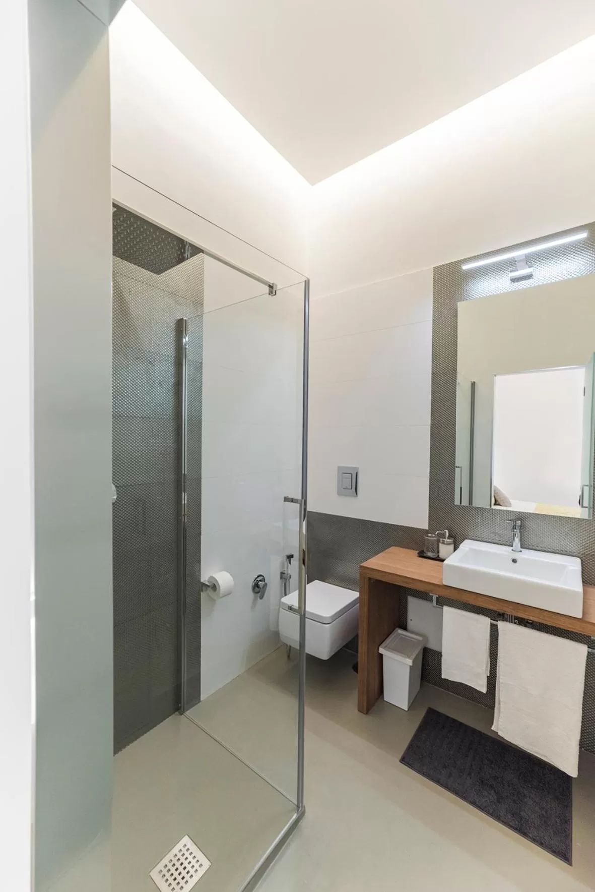 Shower in A Misura Duomo Rooms & Apartment - LS Accommodations