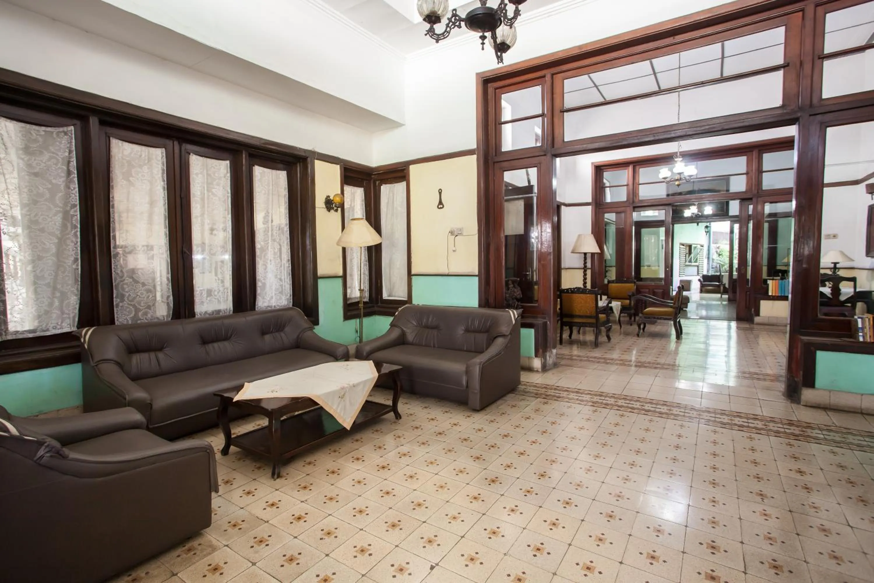 Seating area in RedDoorz near Balai Kota Malang