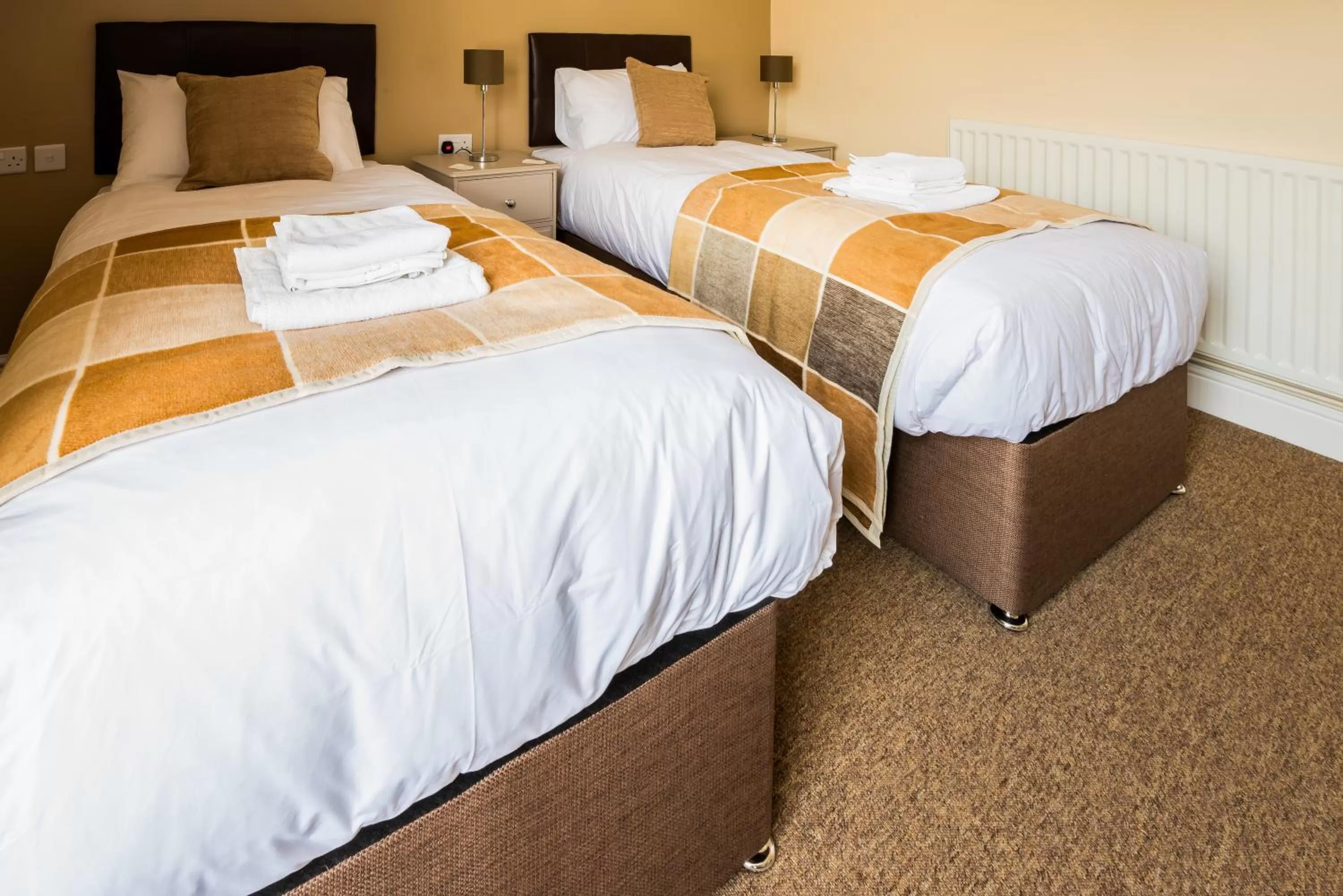 Bed in The Longboat Inn