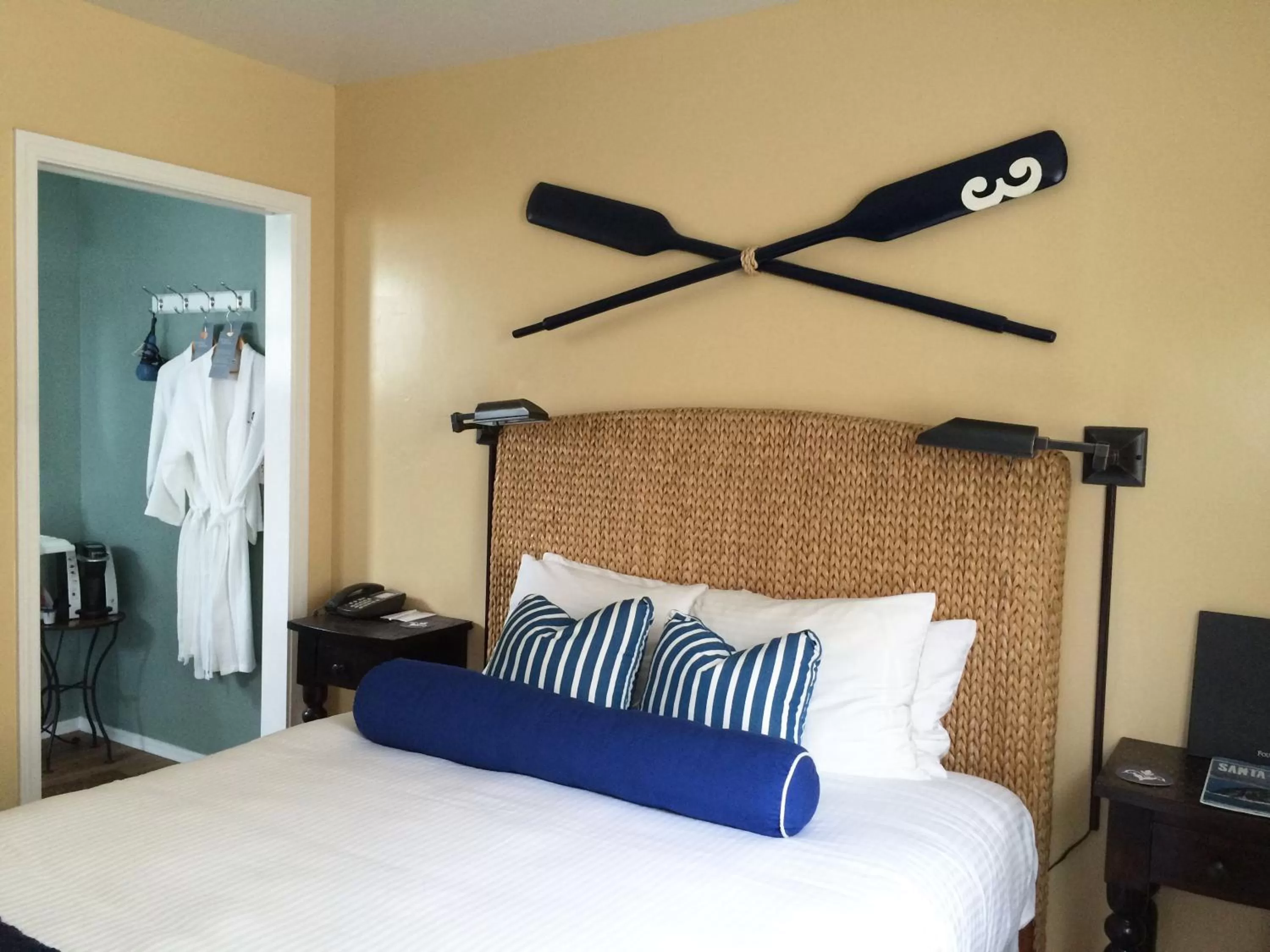 Bed in West Cliff Inn, A Four Sisters Inn