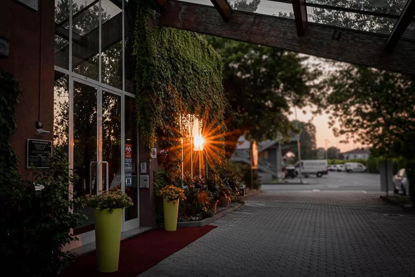 Facade/entrance in Business Hotel