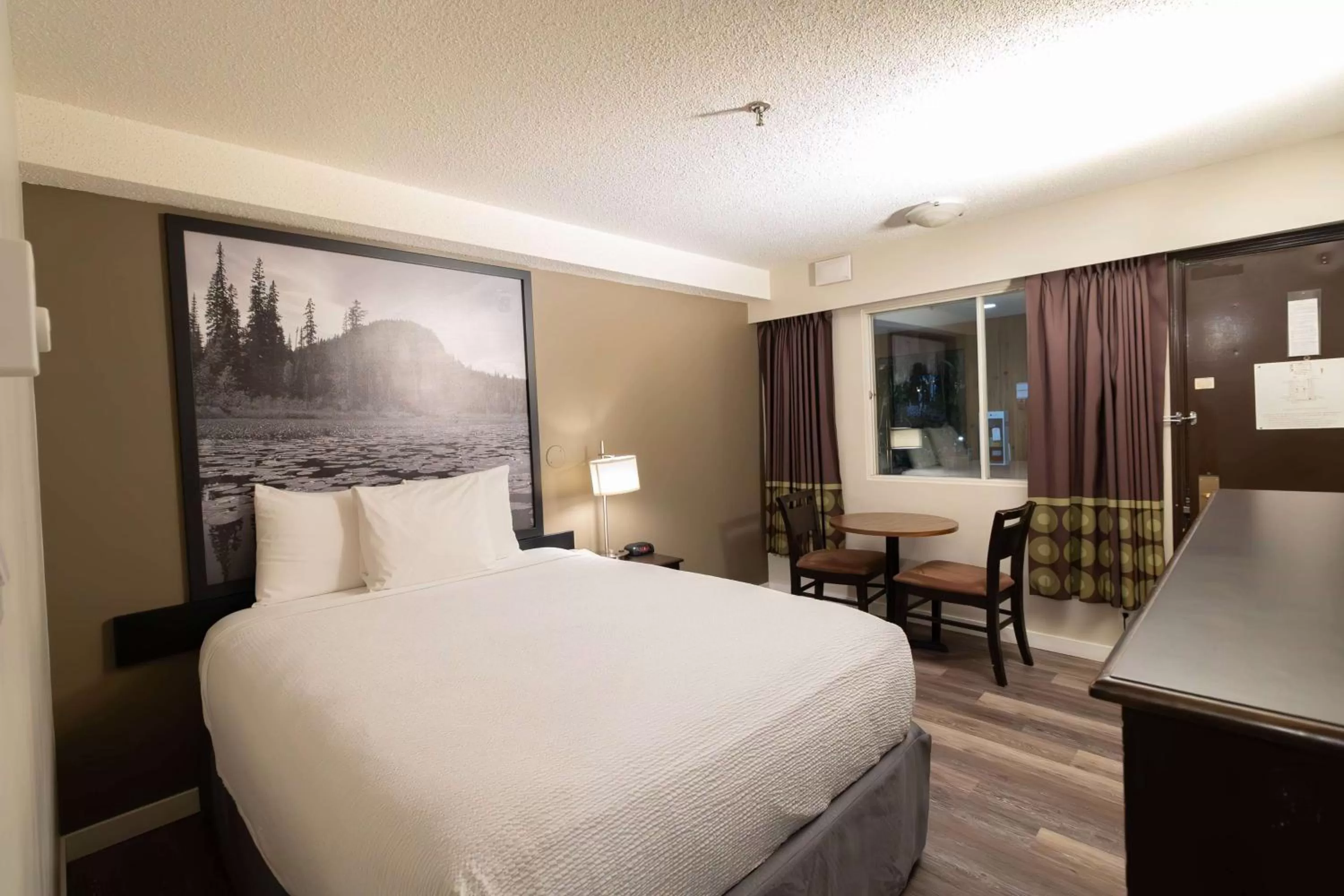 Photo of the whole room, Bed in Super 8 by Wyndham Prince George