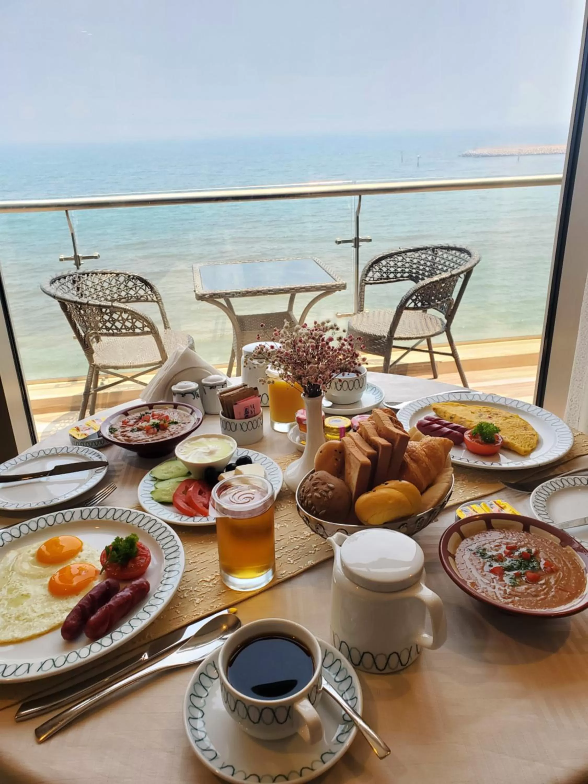Food in Al Kout Beach Hotel