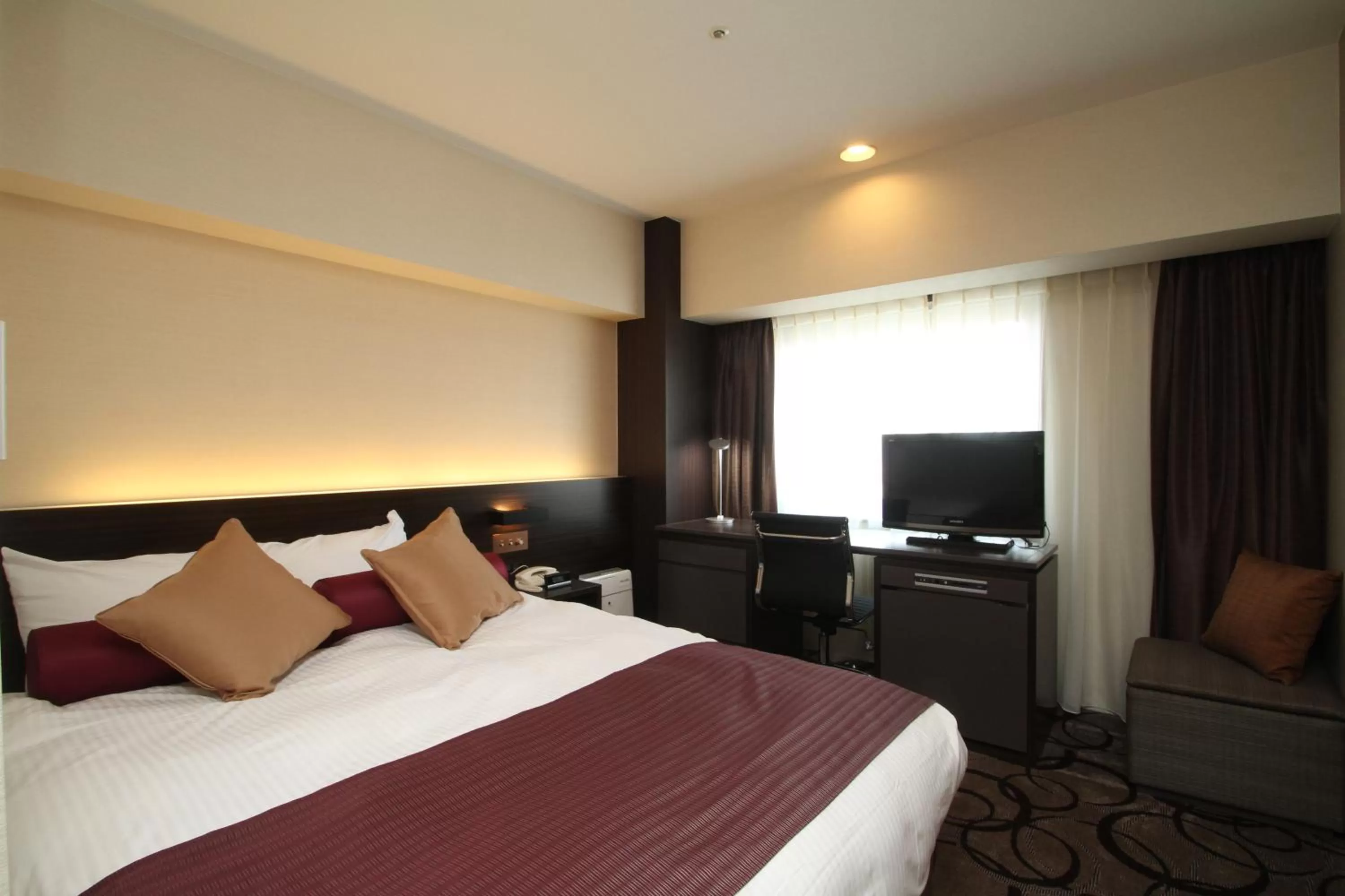 Photo of the whole room, Bed in ANA Crowne Plaza Hotel Kushiro, an IHG Hotel
