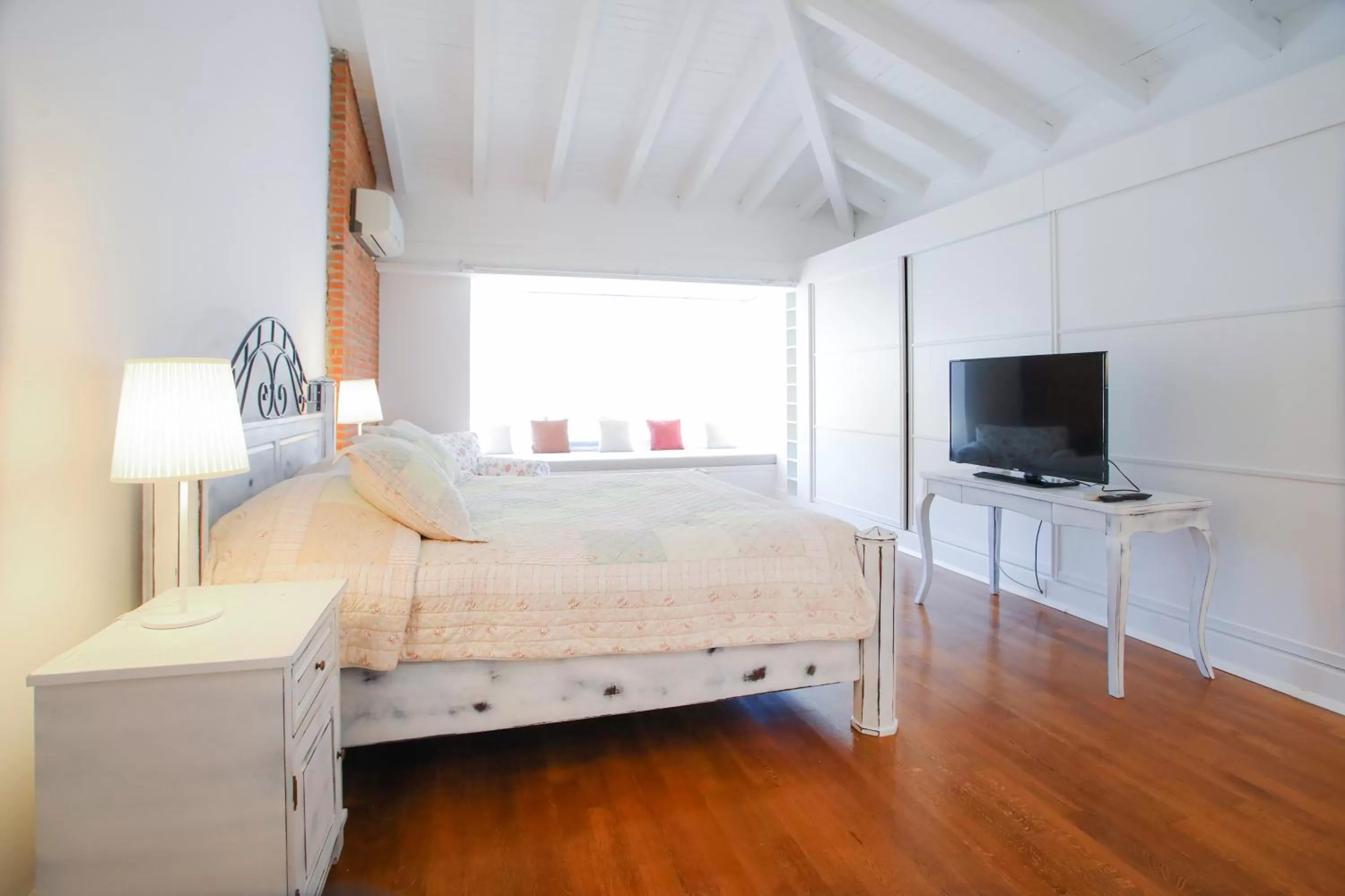 Bed in Cadde 75 Luxury Hotel - Alaçatı