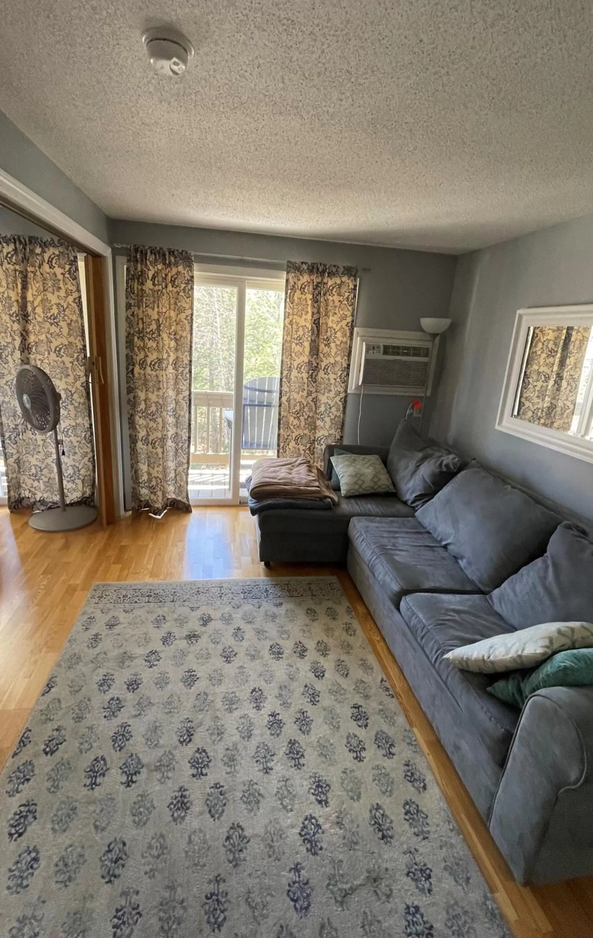 Living room, Seating Area in Misty Harbor Resort