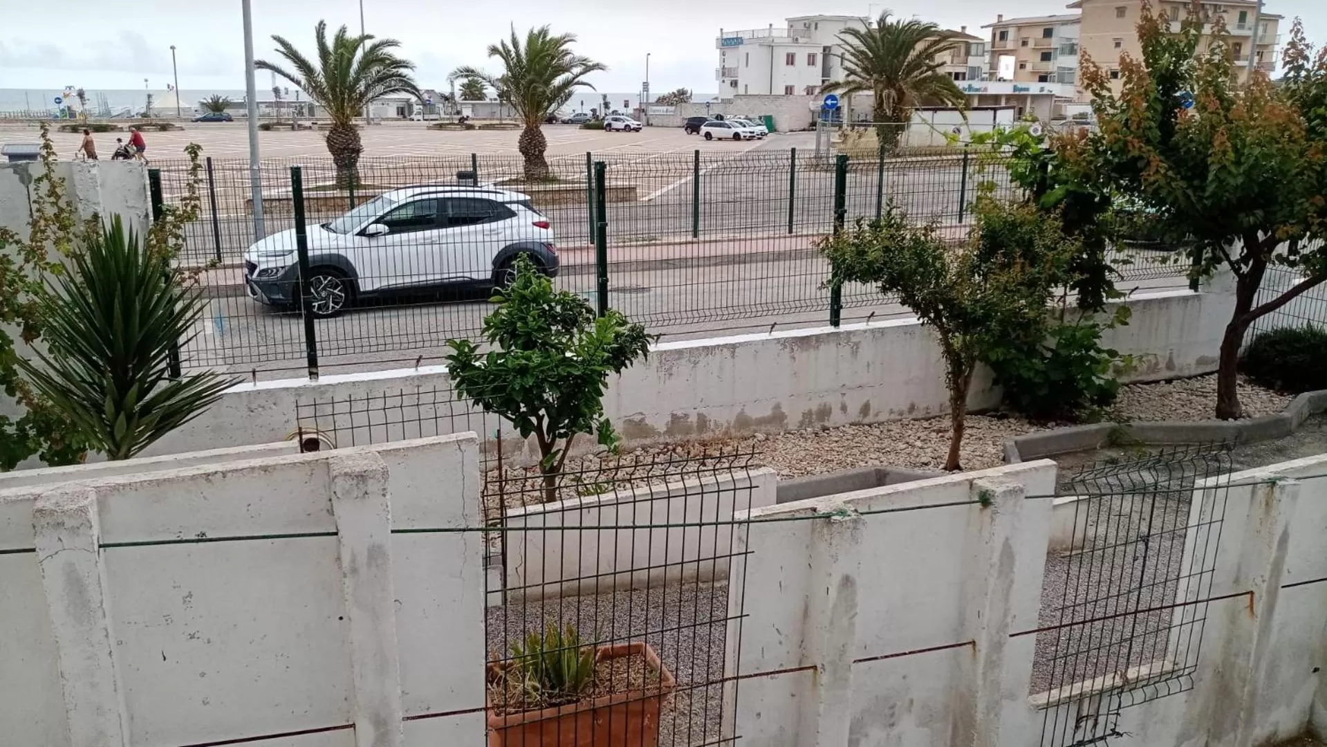 Street view in B&B Palazzo Manfredi Vieste, Fronte mare con Parcheggio