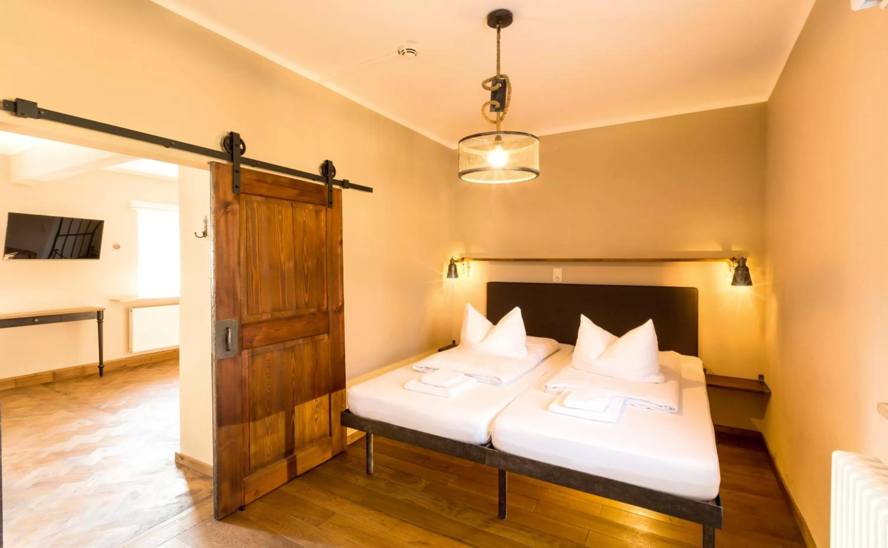 Photo of the whole room, Bed in Knast-Hotel Fronfeste