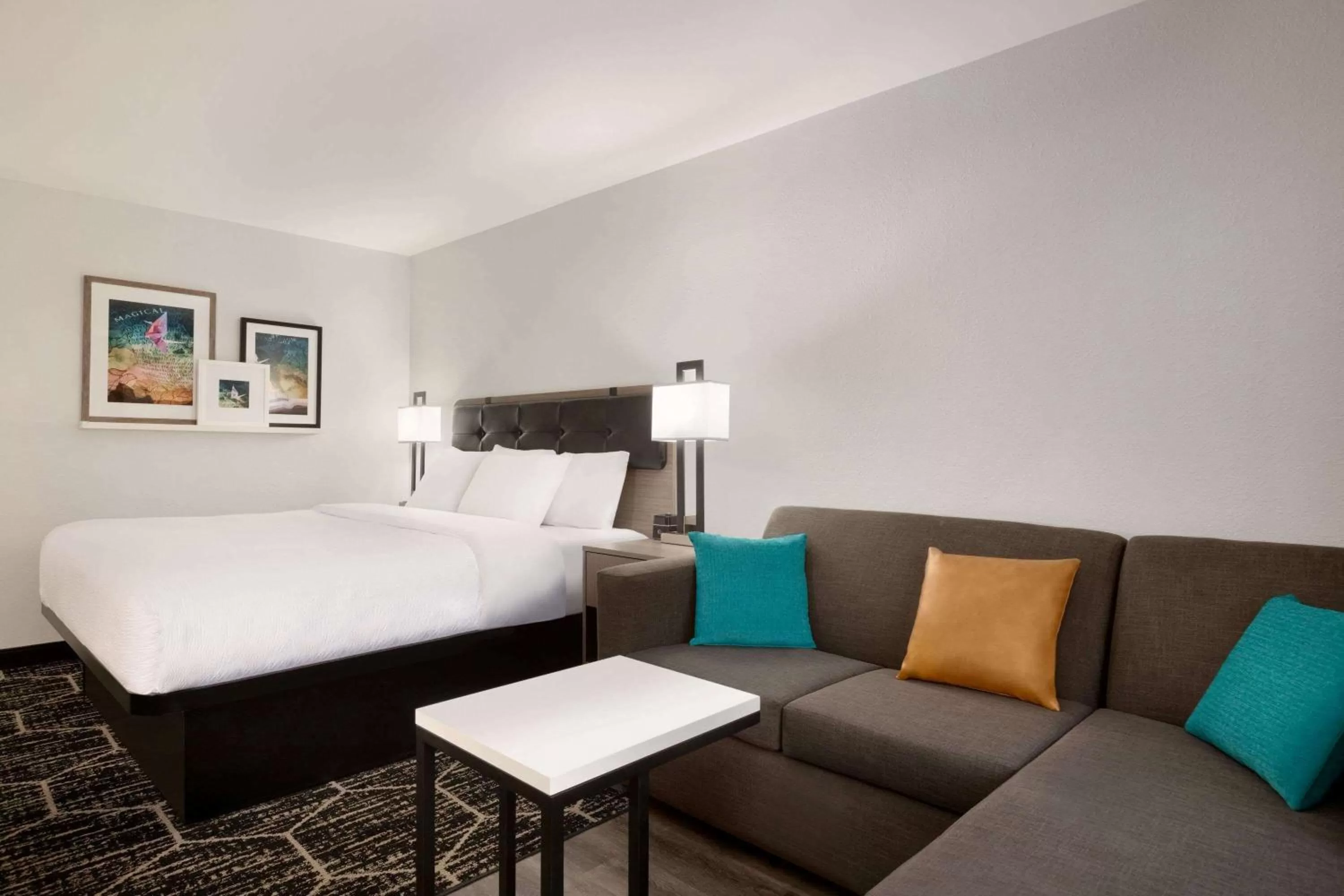 Photo of the whole room, Bed in La Quinta inn & suites by Wyndham Dothan