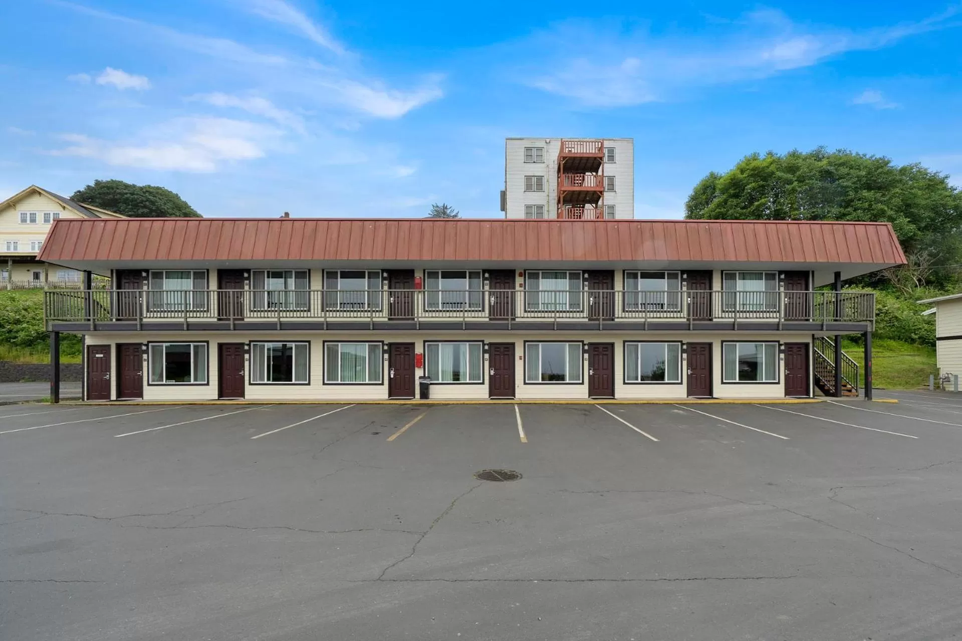 Property building in Astoria Rivershore Motel