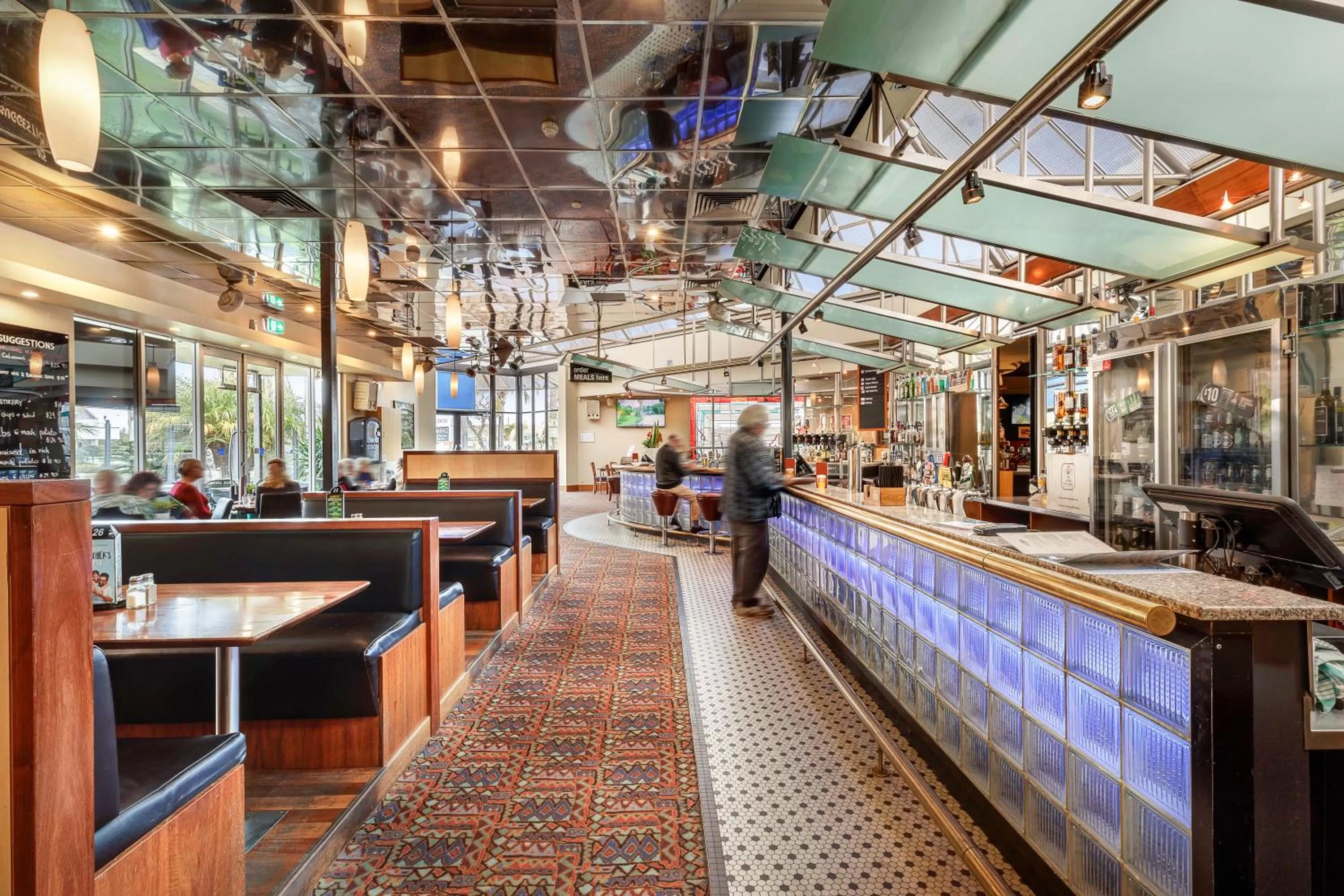 Lunch in Nightcap at Findon Hotel