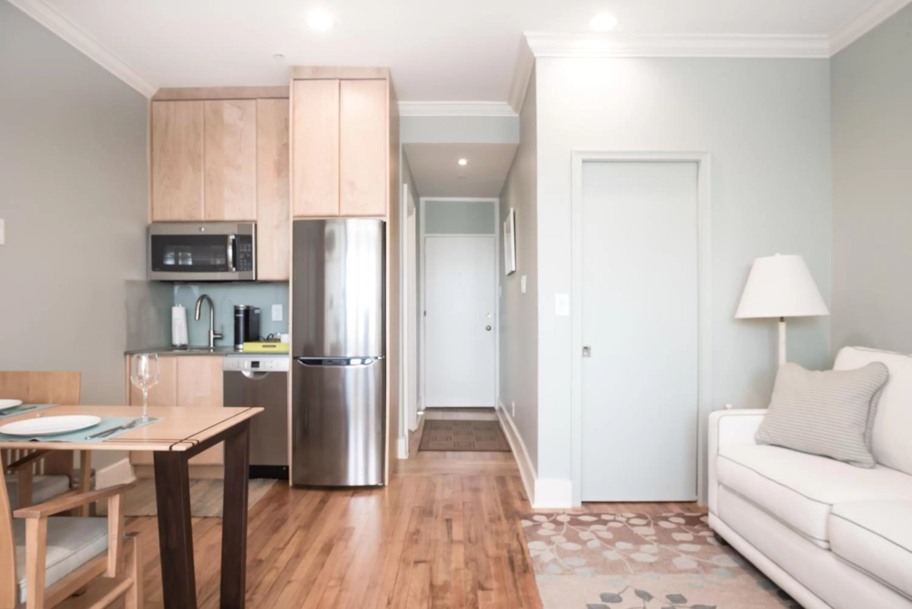 Photo of the whole room in Tropicals of Palm Beach