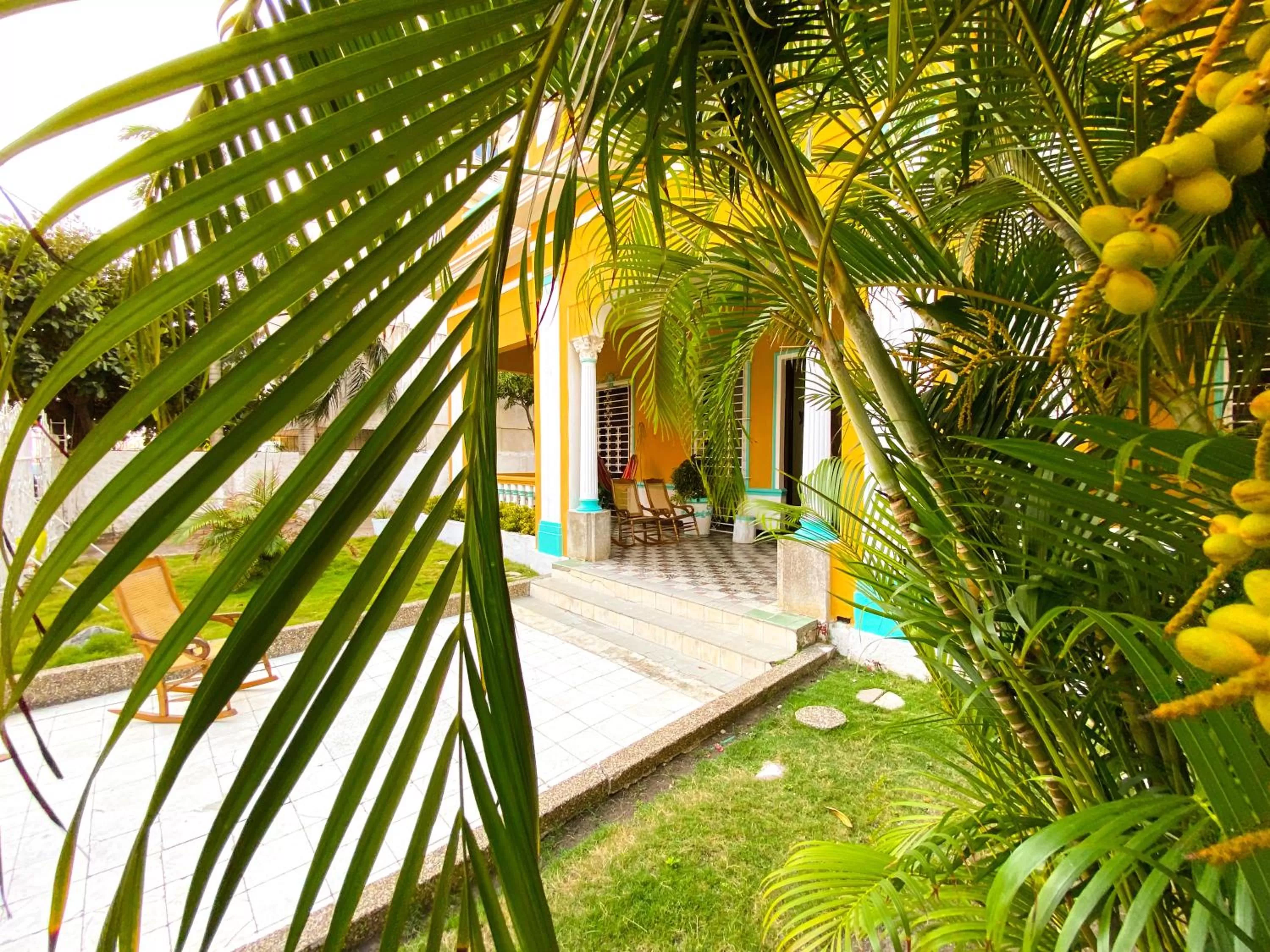 Facade/entrance in Mansion Bahia Manga