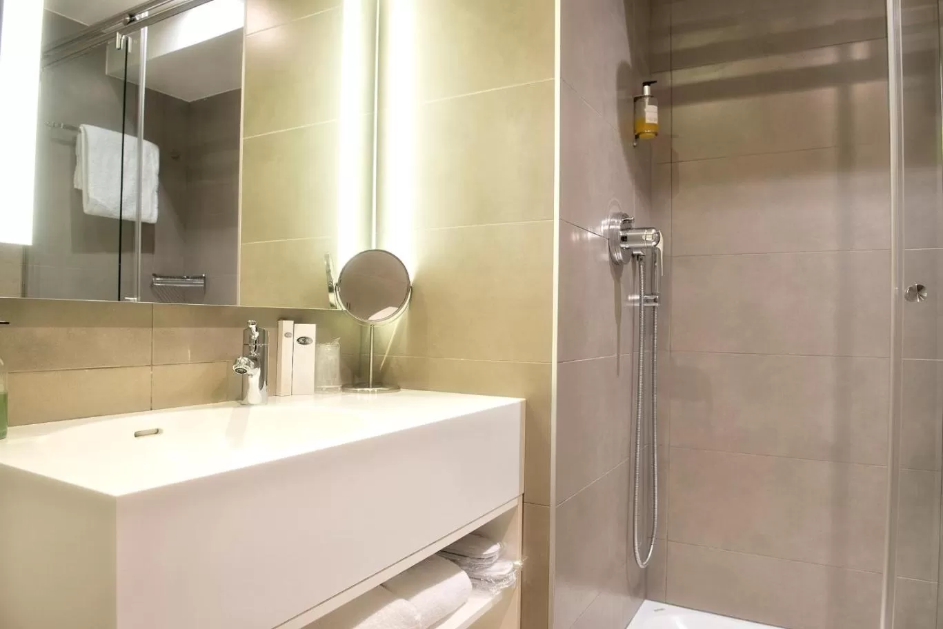 Bathroom in Chez Maman Hotel & Restaurant