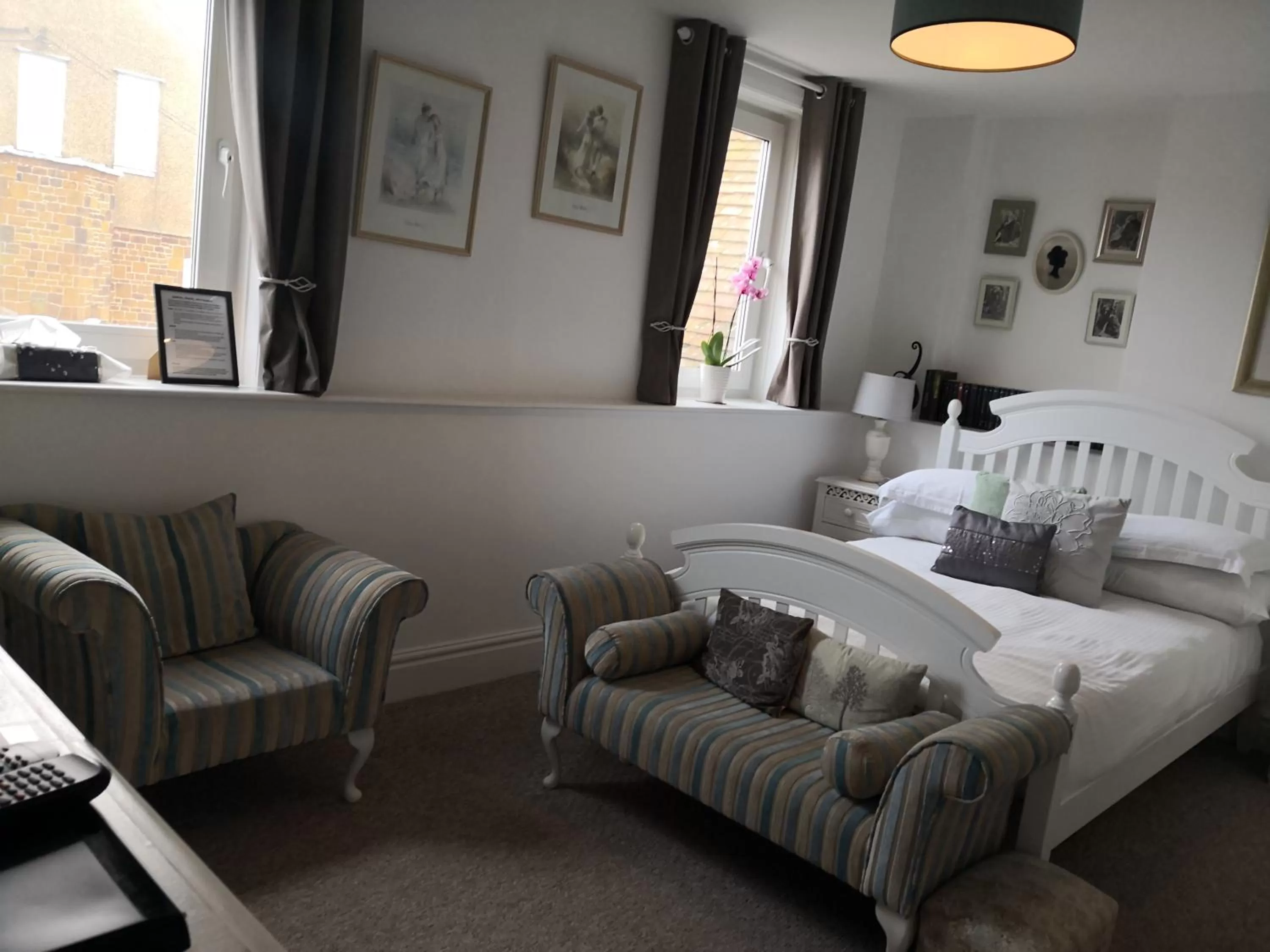 Seating area in Sunset Guest House