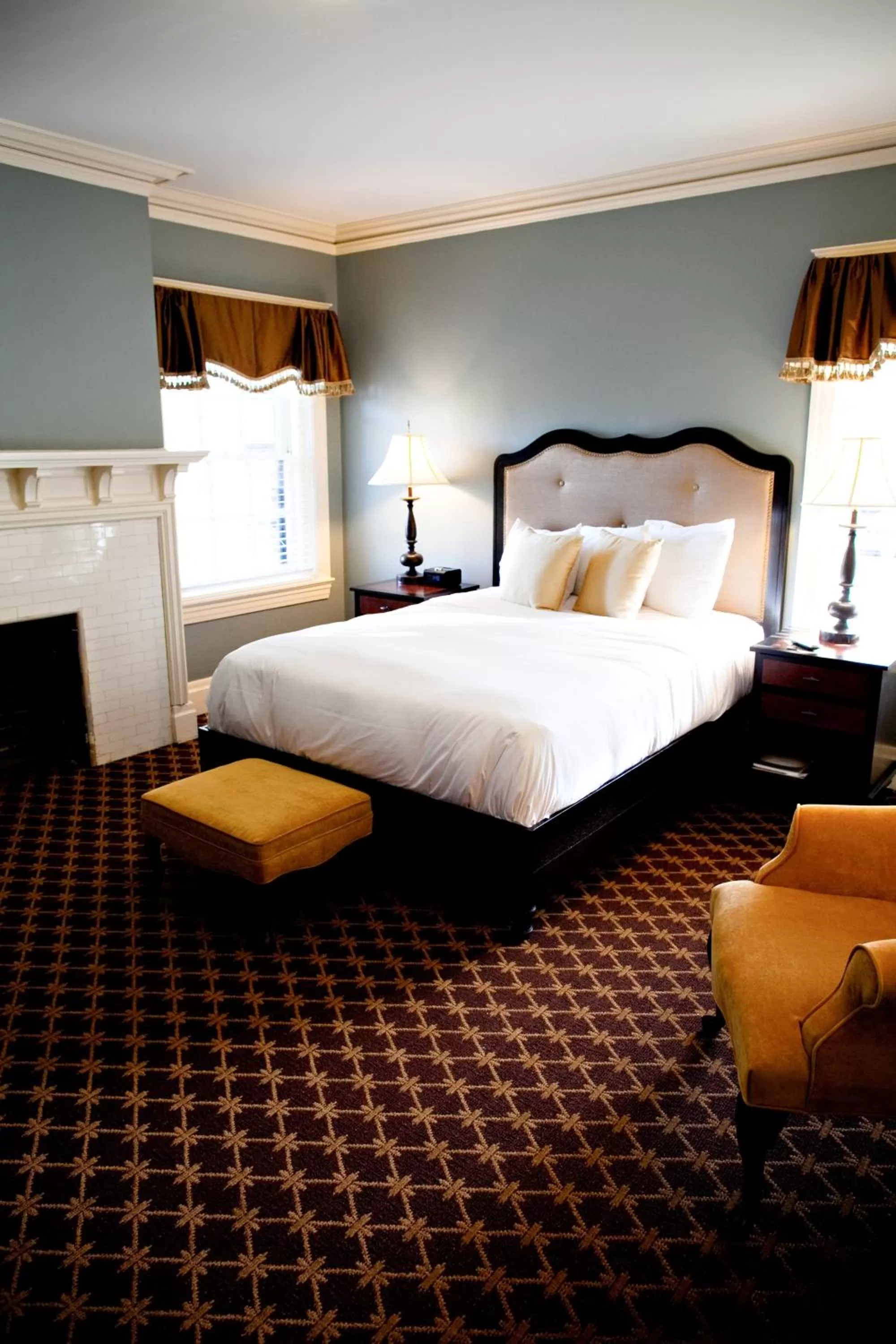 Day in Mansions on Fifth