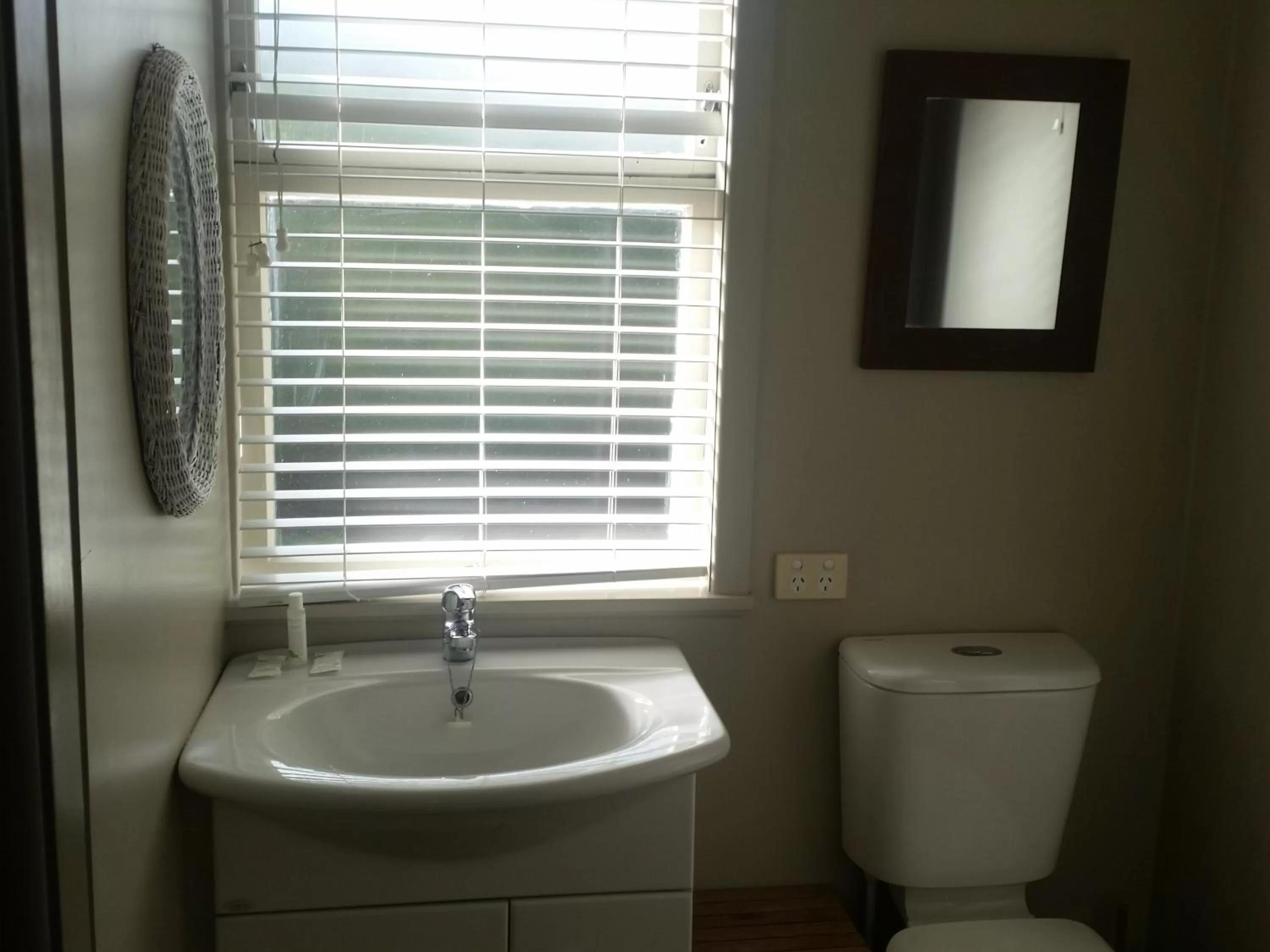 Bathroom in The Lake Motel