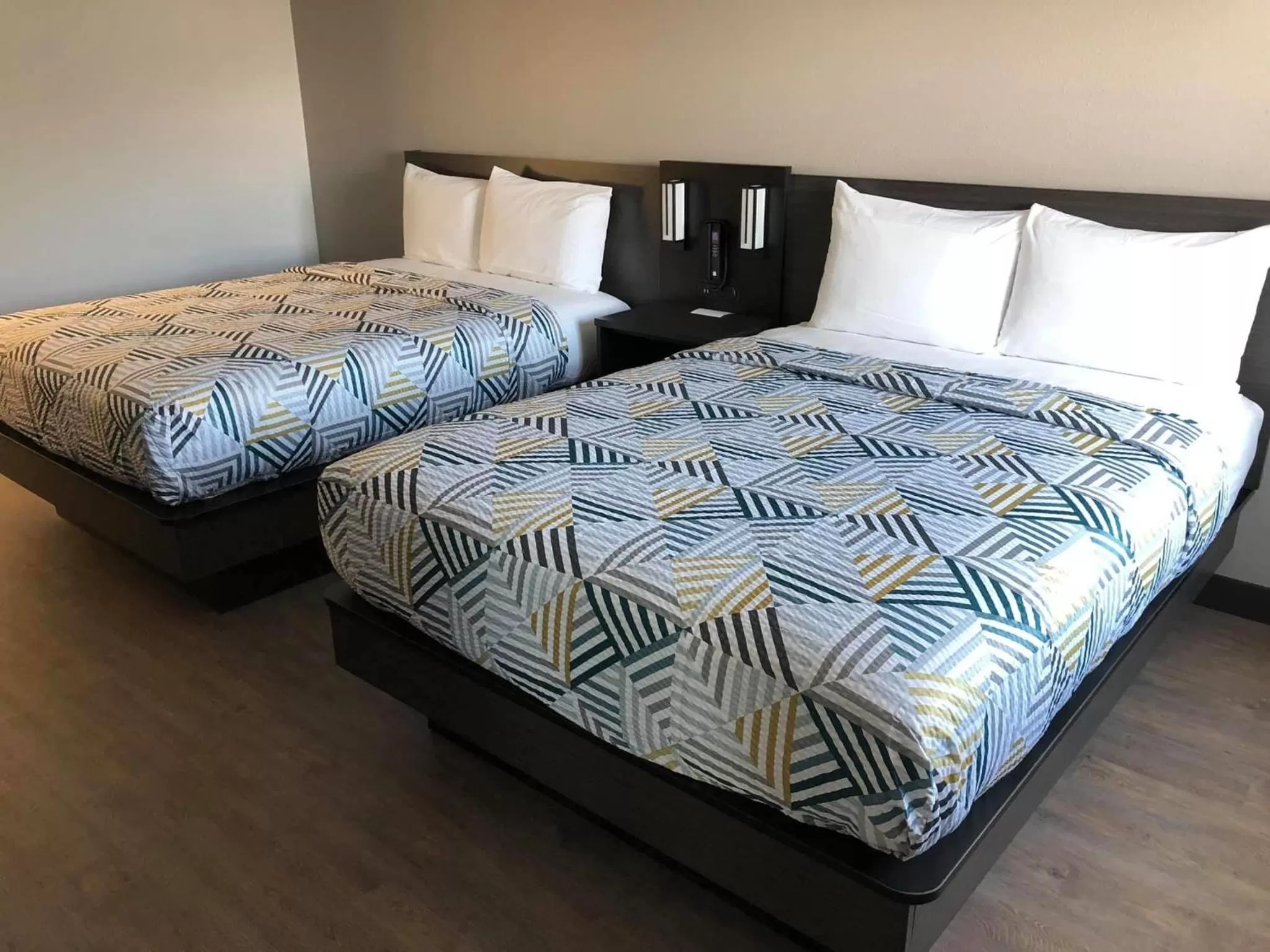 Bed in Motel 6 Tulsa, Ok - Central