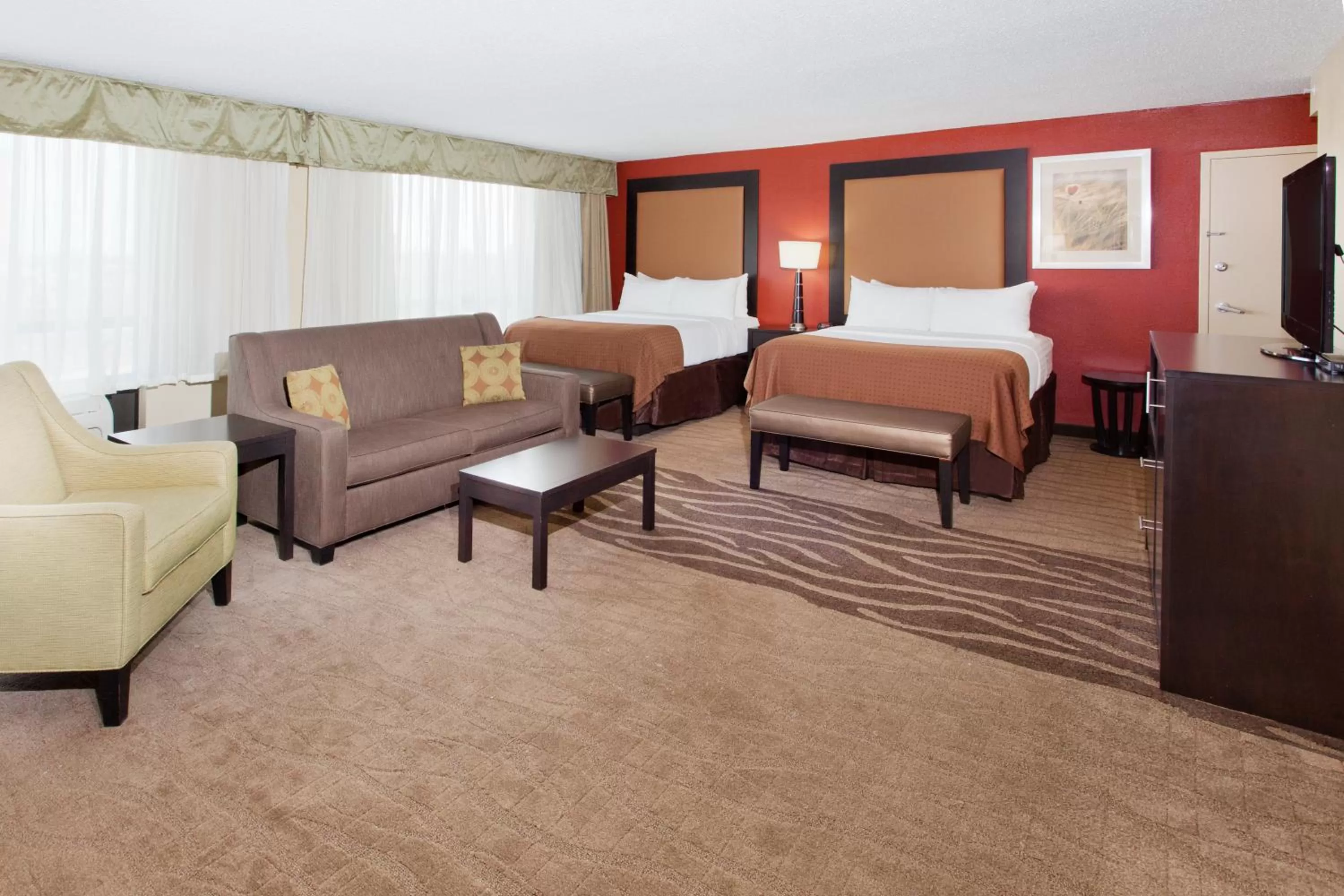 Photo of the whole room, Bed in Holiday Inn Shreveport Downtown by IHG