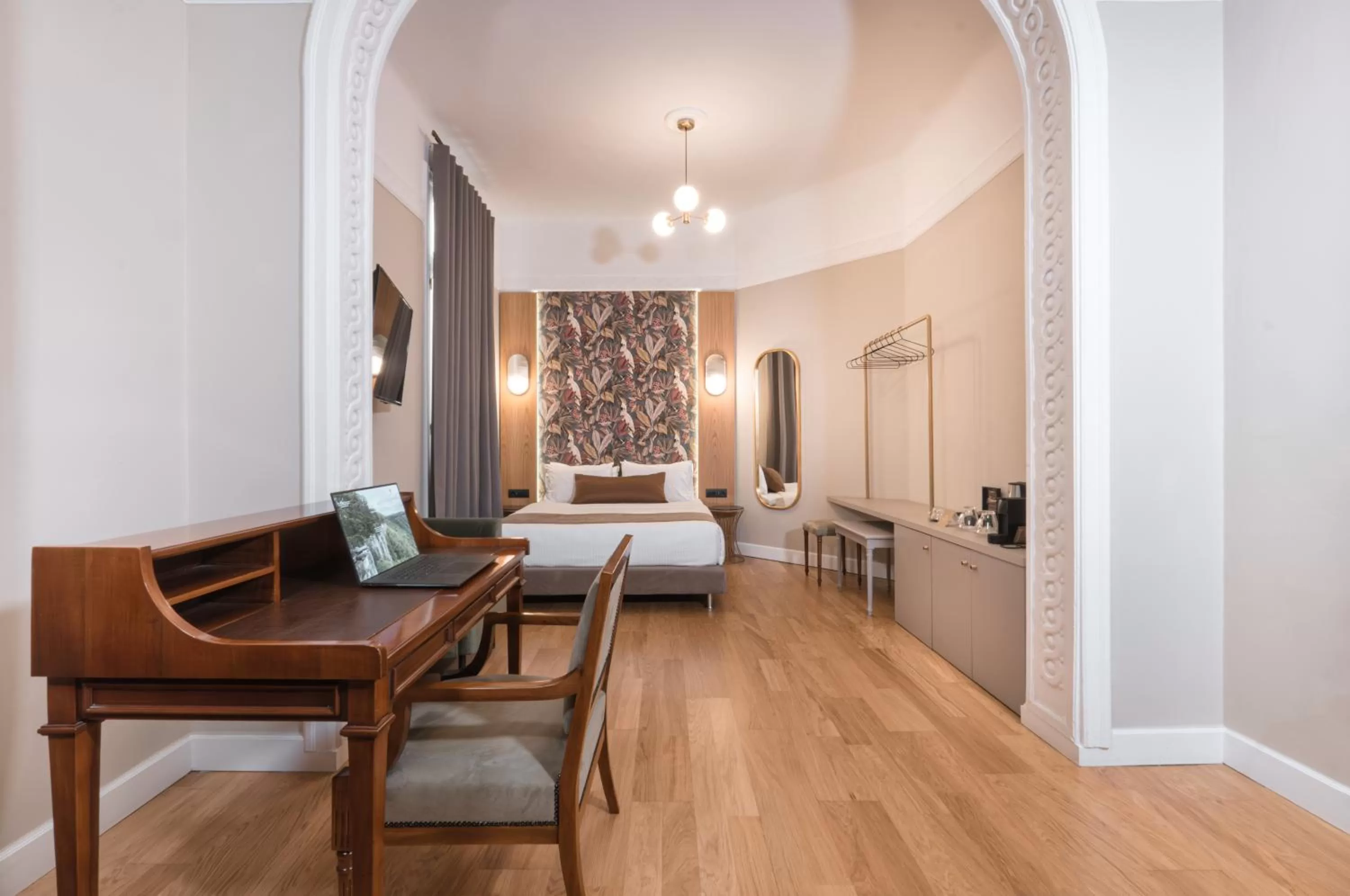 Bedroom, Bed in Belle Epoque Suites