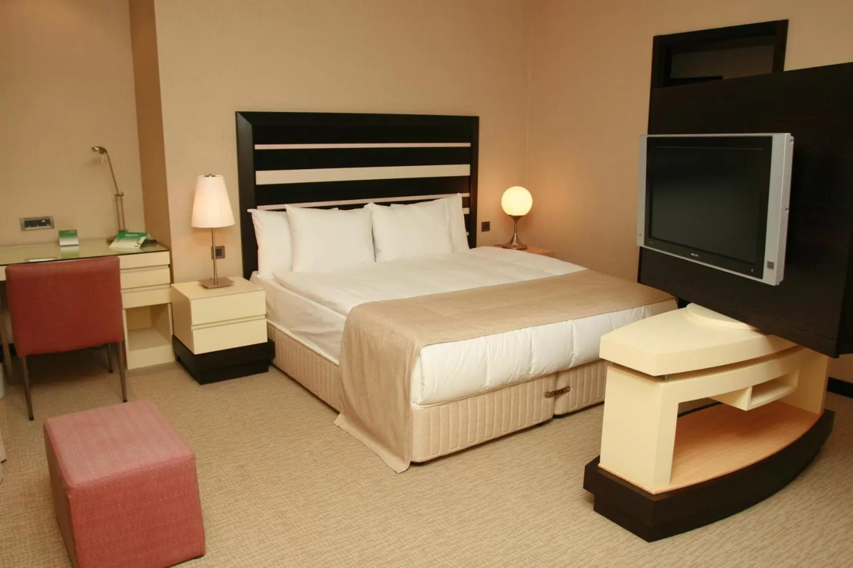 Photo of the whole room, Bed in Nova Plaza Prime Hotel