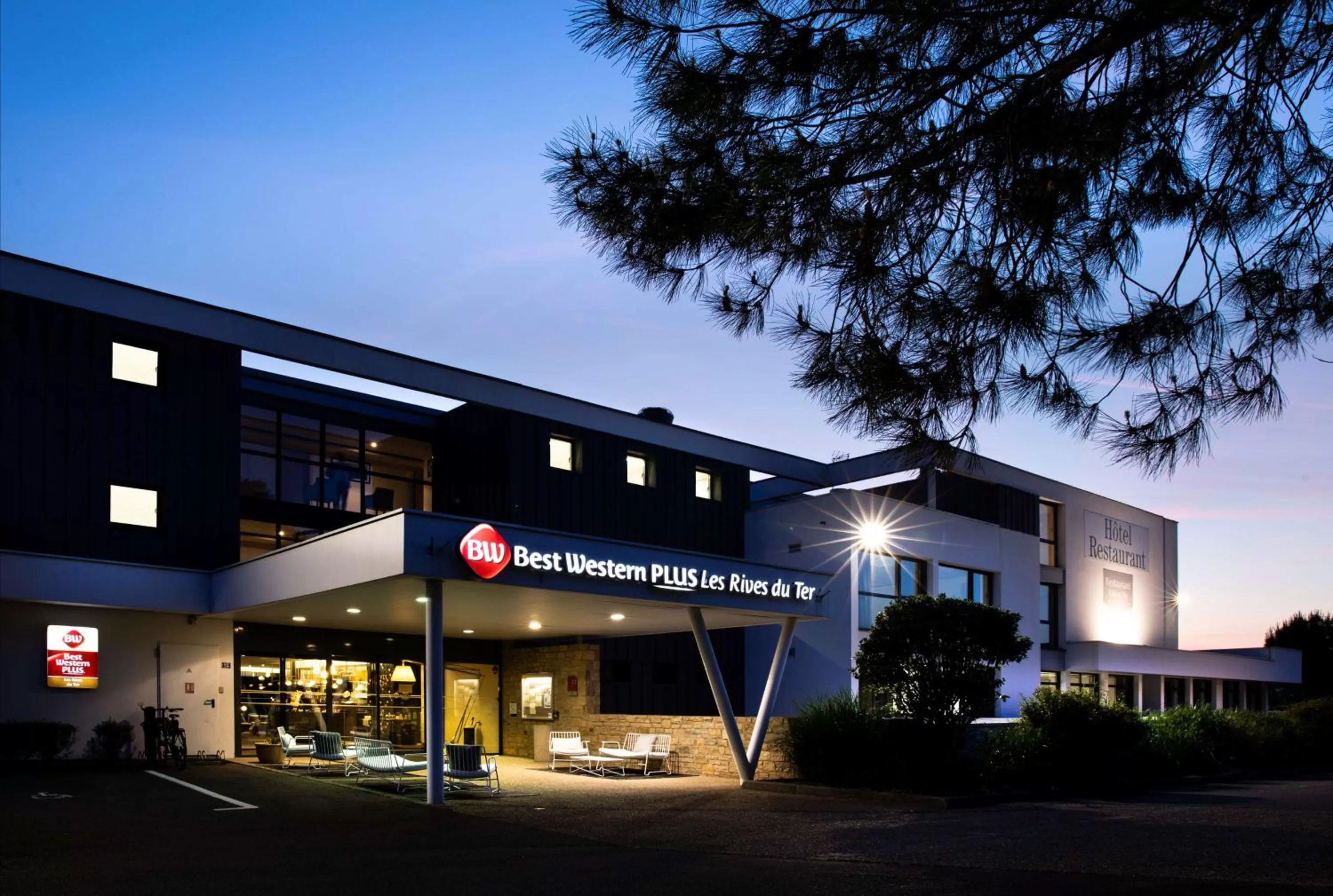 Property building in Best Western Plus Hotel les Rives du Ter