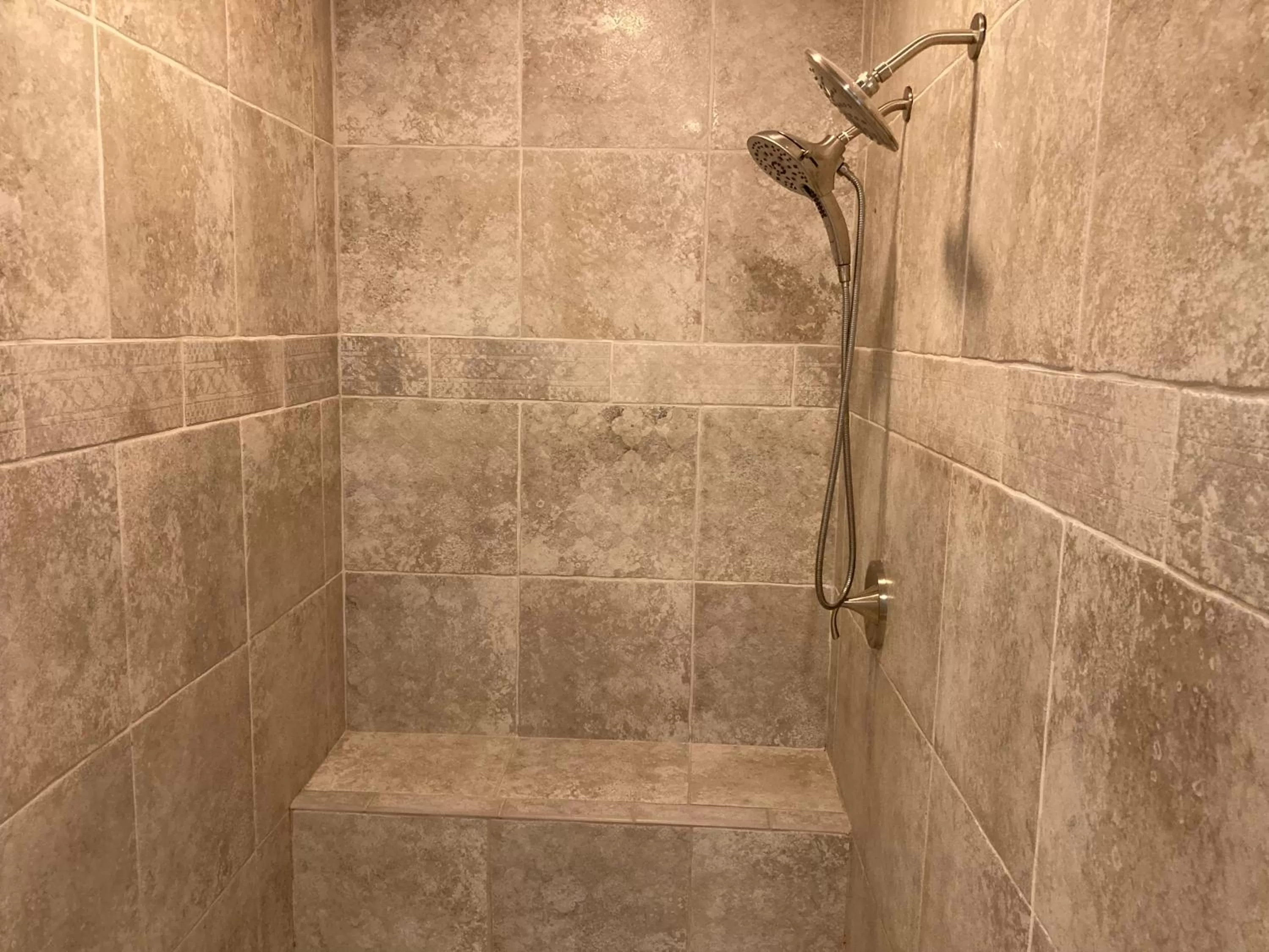 3Gulls Inn Ozona-Boutique Hotel-Steps from Restaurants & Brewery-SwimSpa Pool-Pet Friendly