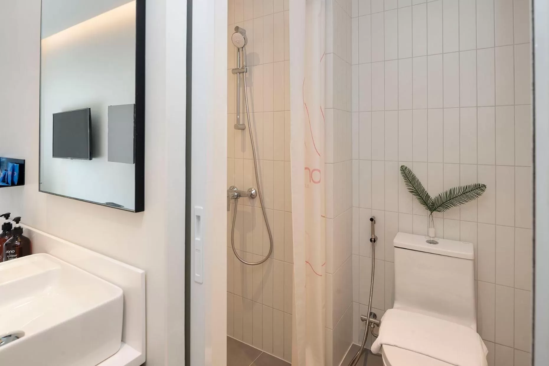 Shower in Jono Bangkok Asok Hotel