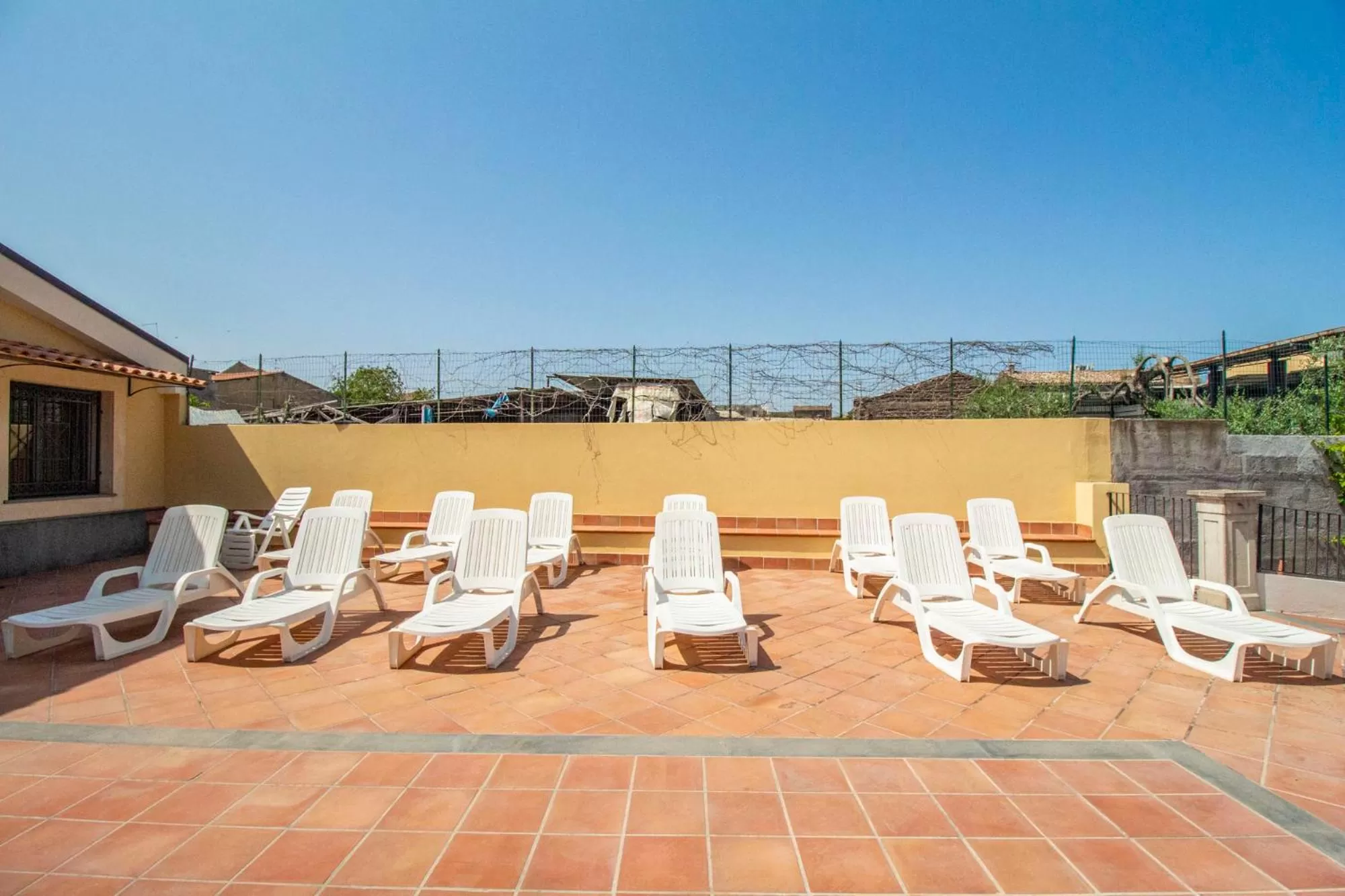 Solarium in Royal Playa Suite and Apartament -private parking- self chek out