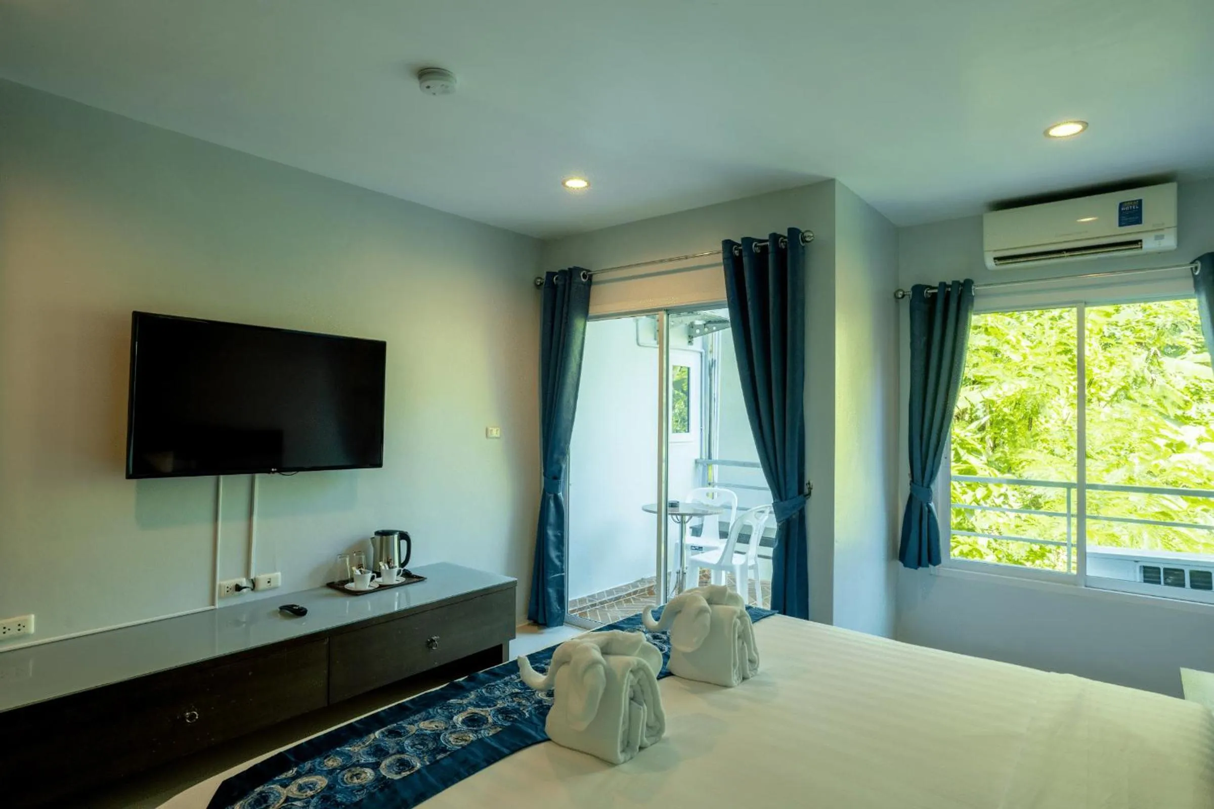 Bed in The Great @Patong Hotel