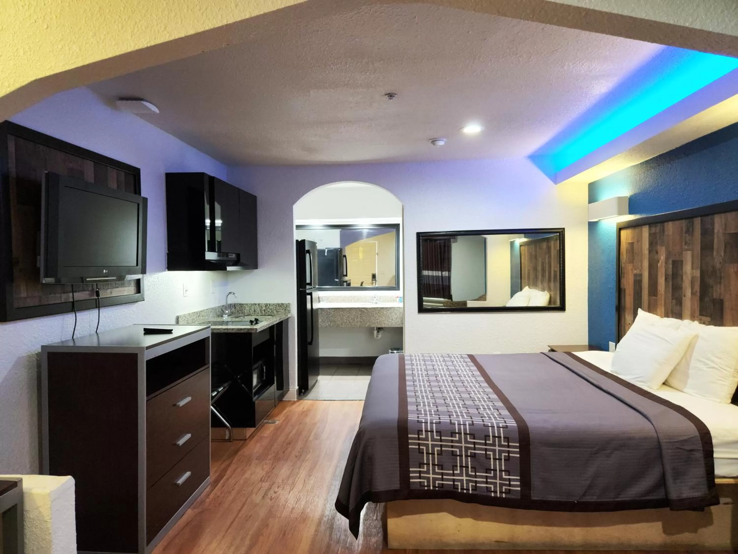 Bed in Express Inn Tomball