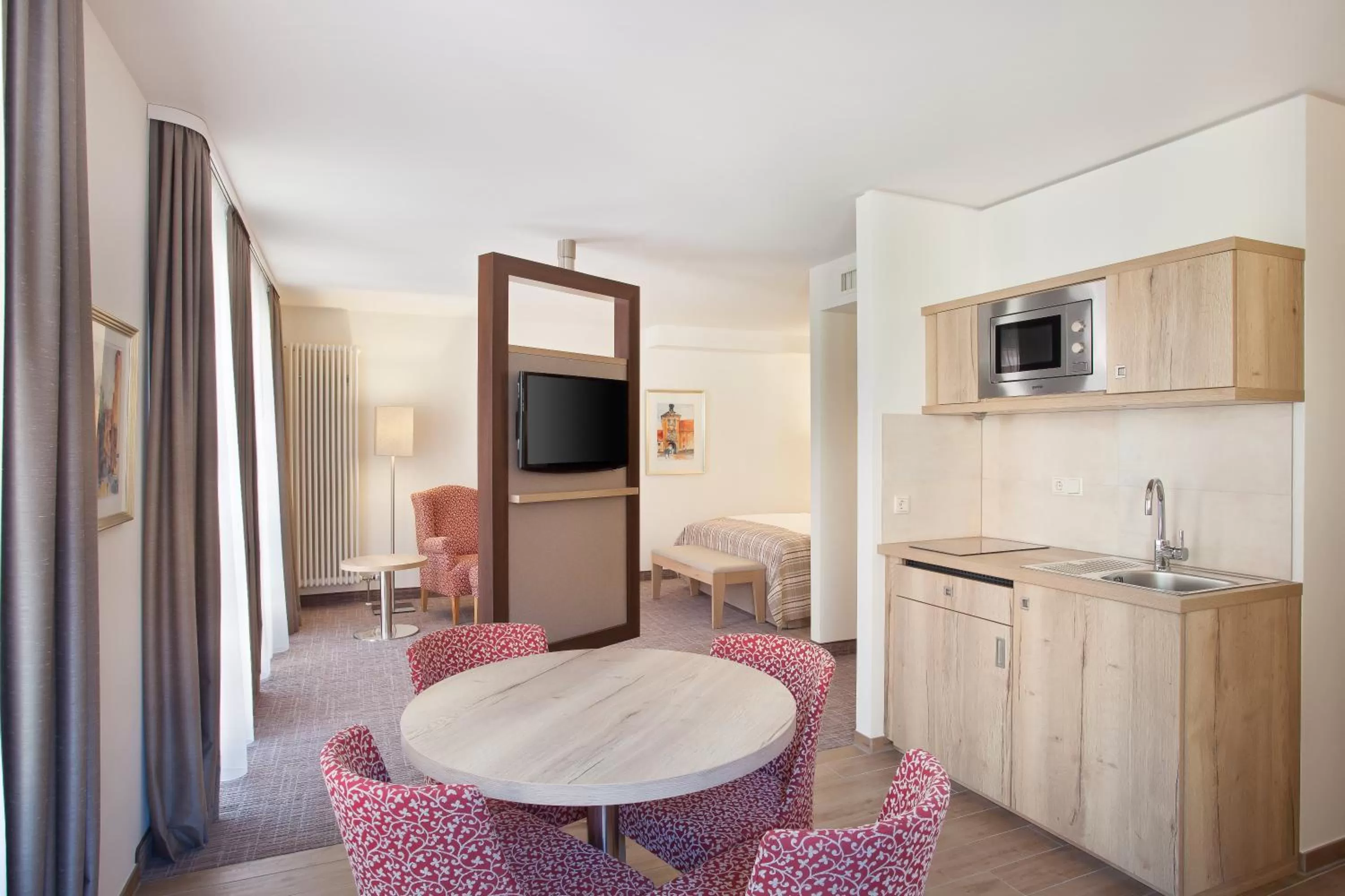 Photo of the whole room in Holiday Inn Nürnberg City Centre by IHG