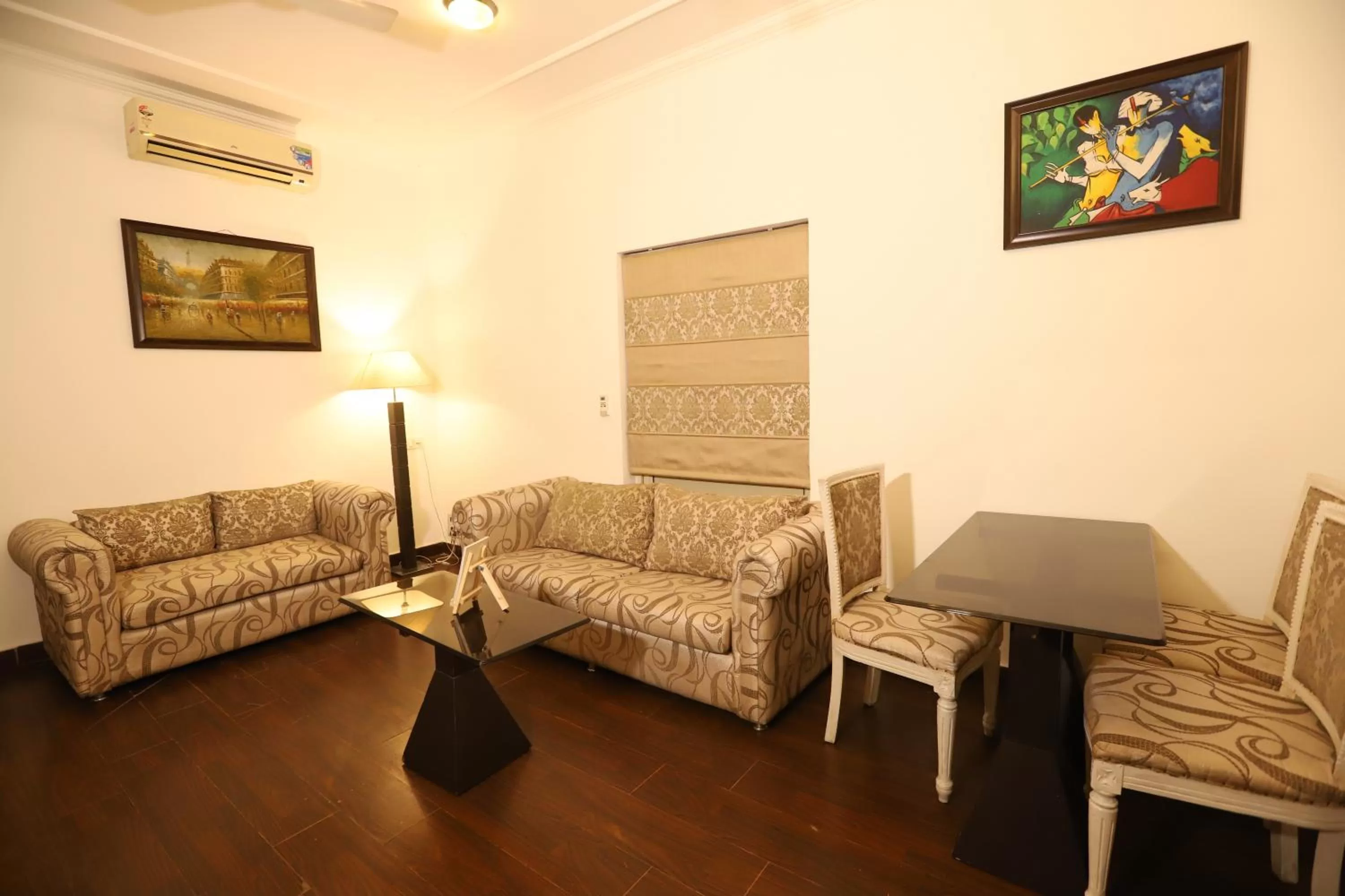Living room in Hotel Capitol Hills - Greater Kailash Delhi