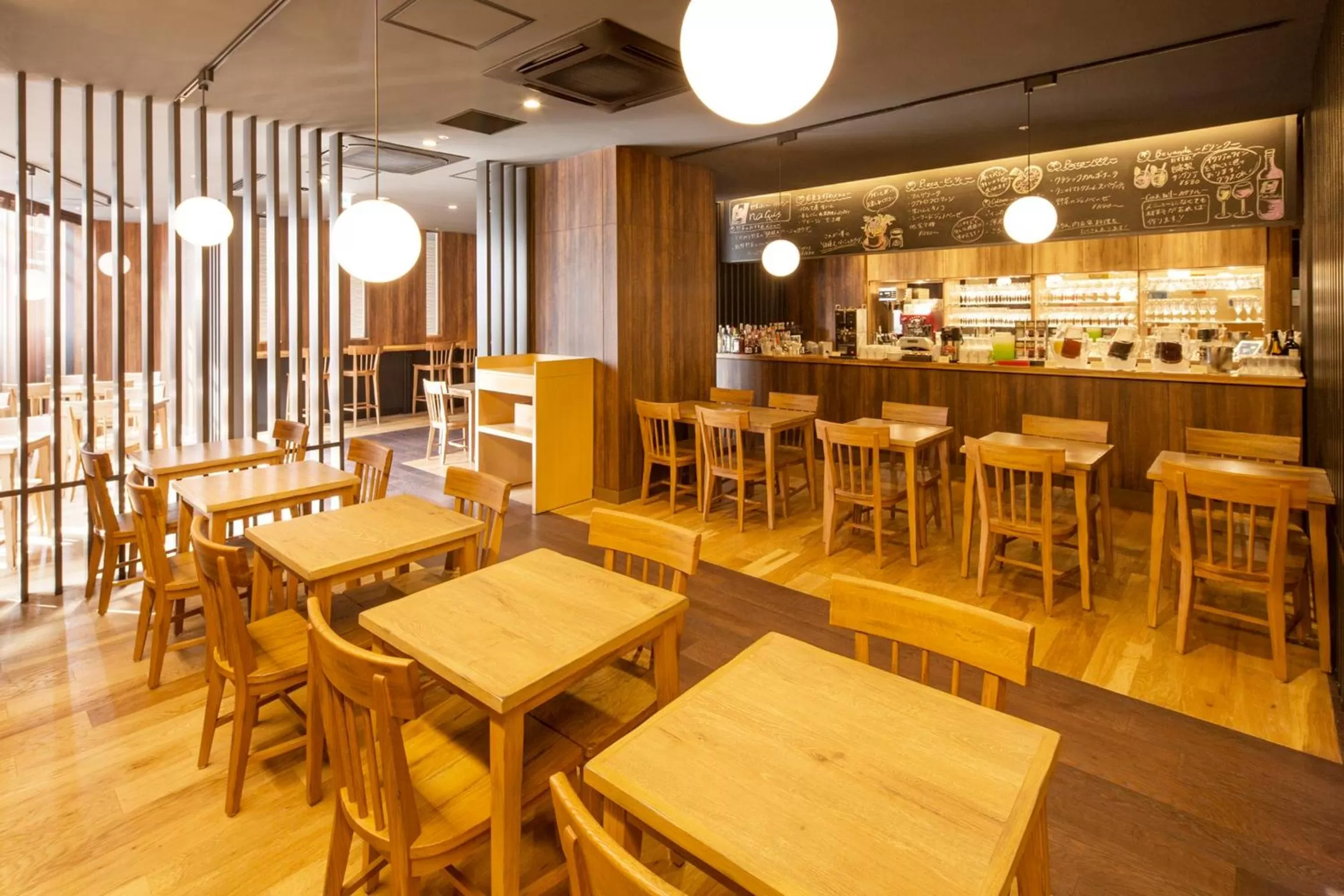 Restaurant/places to eat in Hotel Mystays Gotanda Station