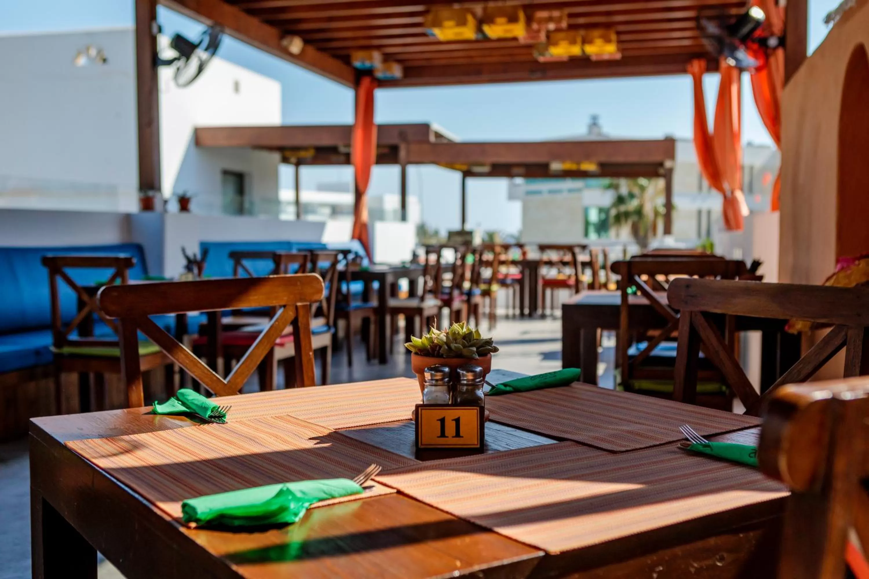 Restaurant/places to eat in Aliathon Aegean