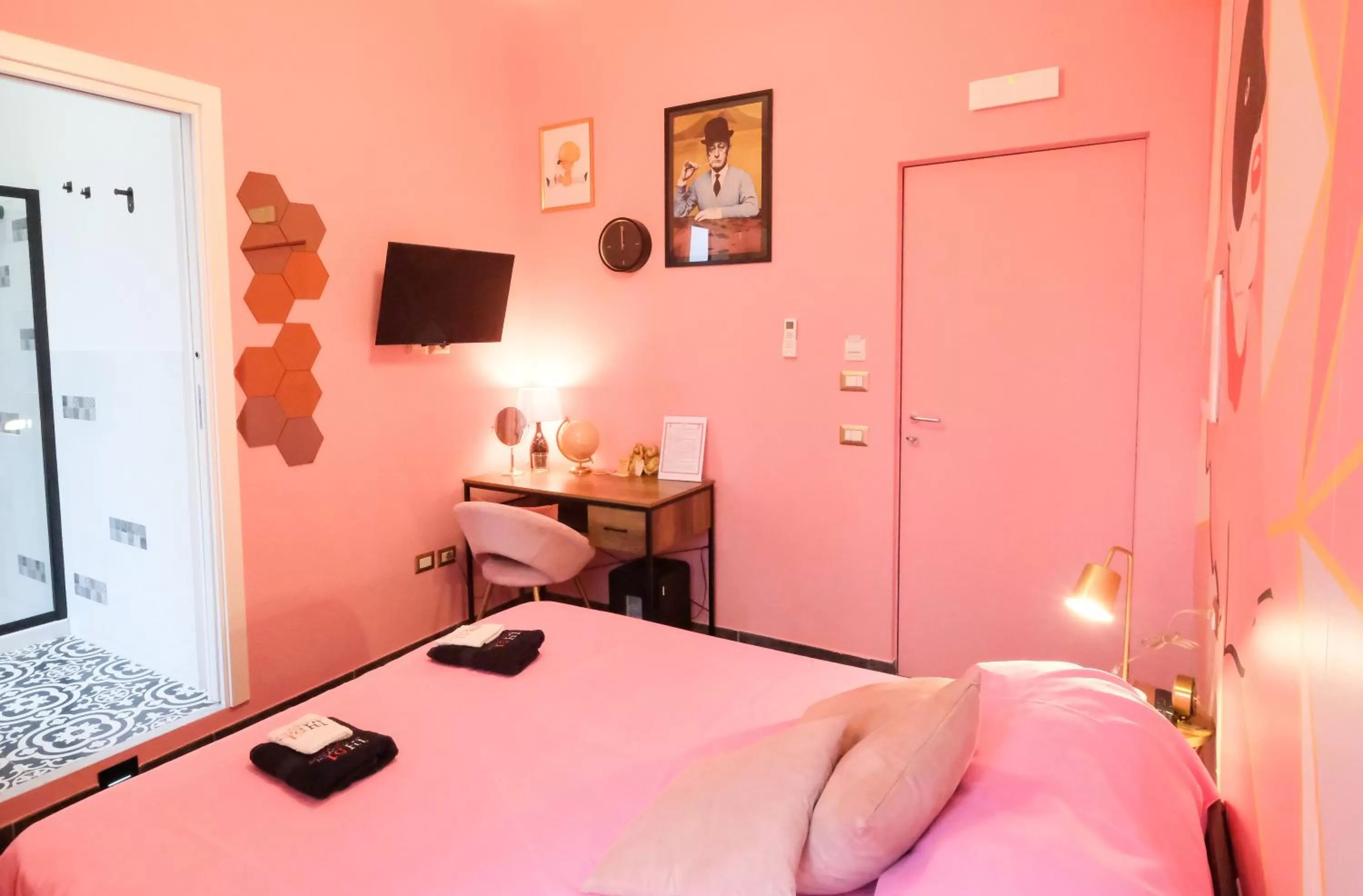 TV and multimedia, Bed in LH51 B&B