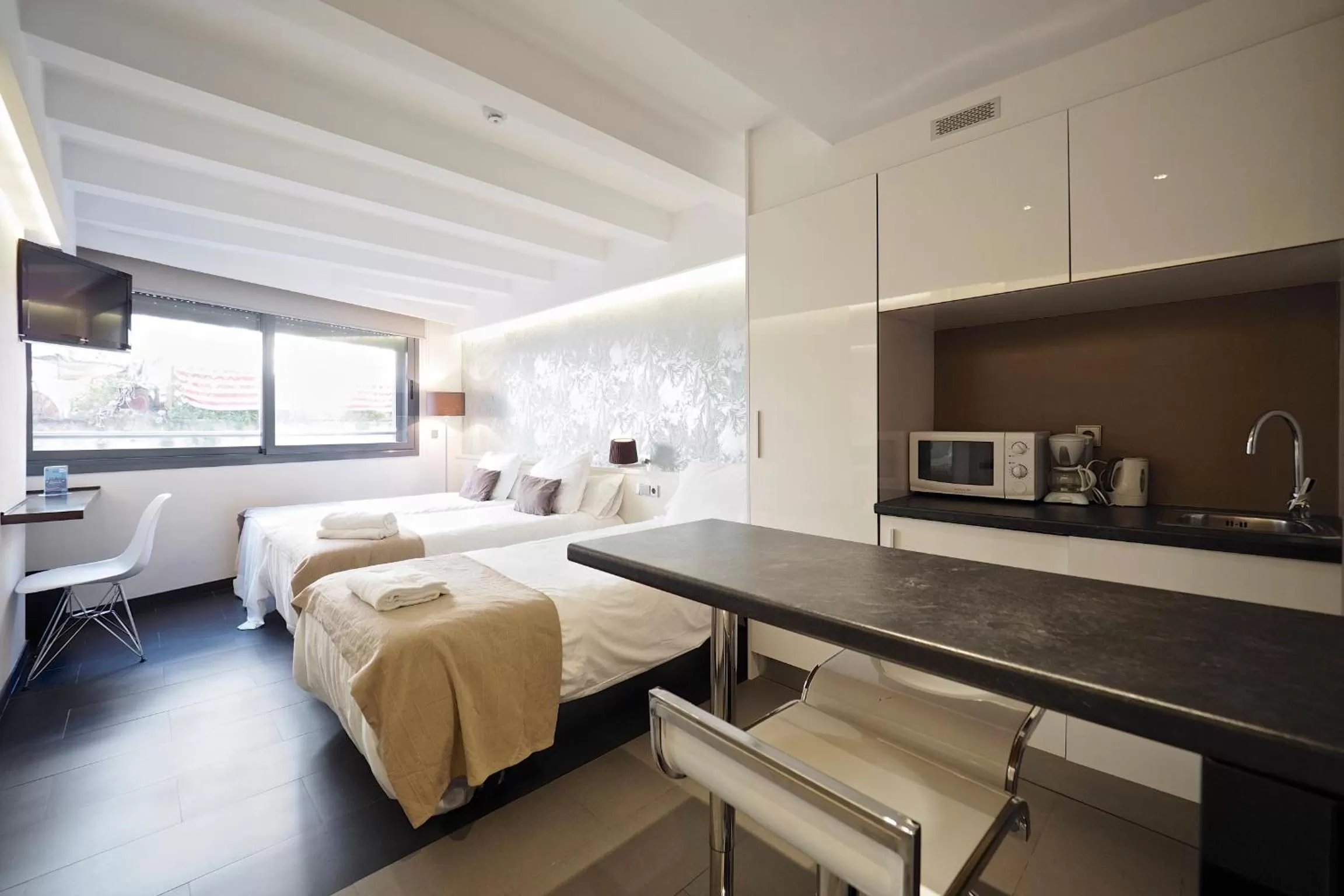 Day, Bed in Barcelona Fifteen central Aparthotel