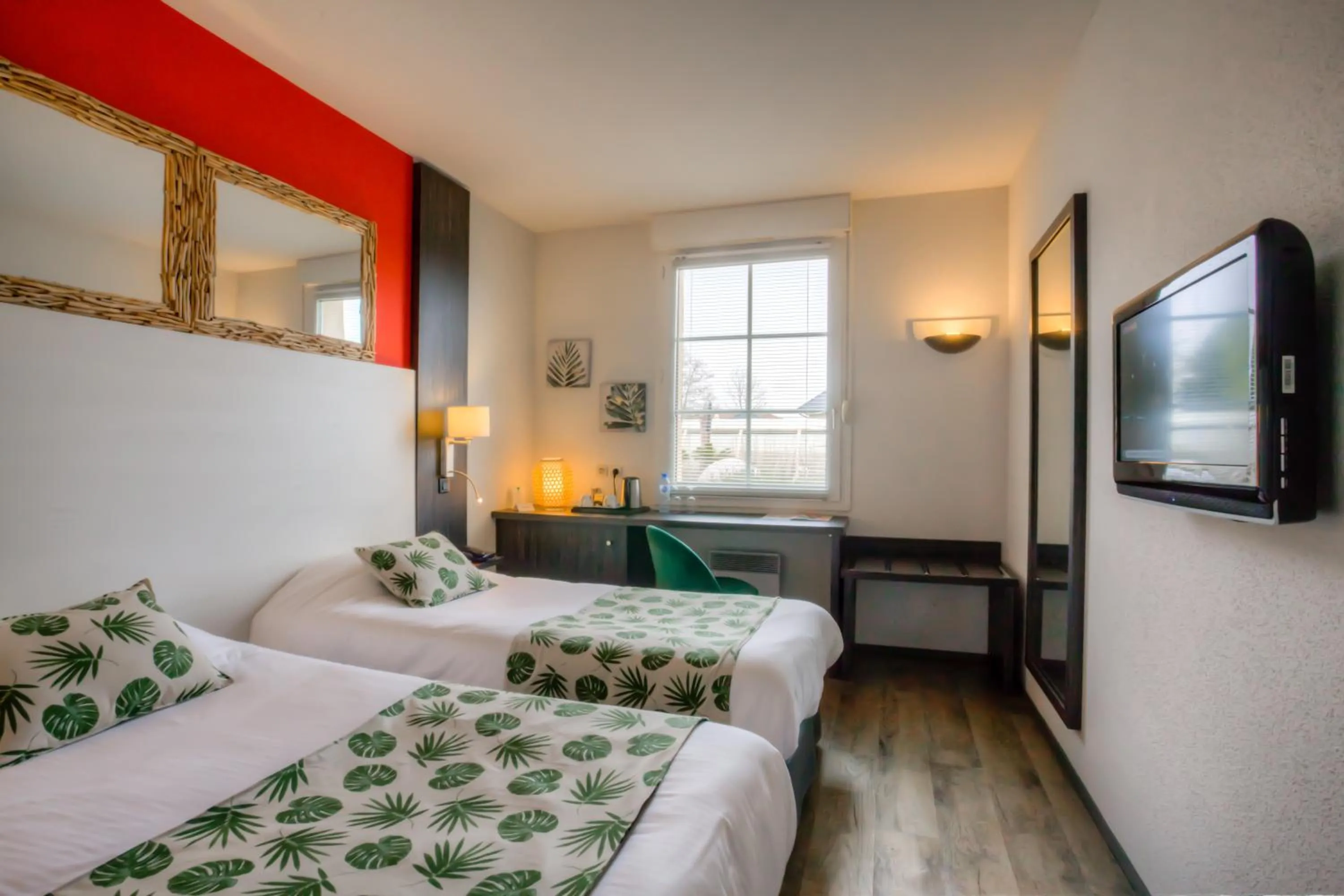 Bed in The Originals Boutique, Hôtel Le Pillebois, Bourg-en-Bresse Nord