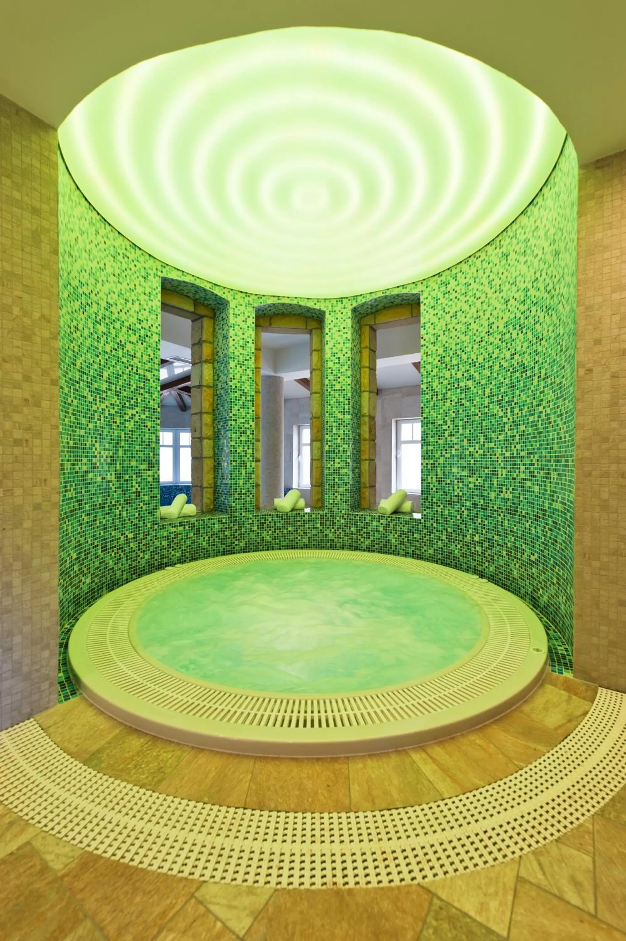 Hot Tub in Bukowy Park Hotel Medical SPA