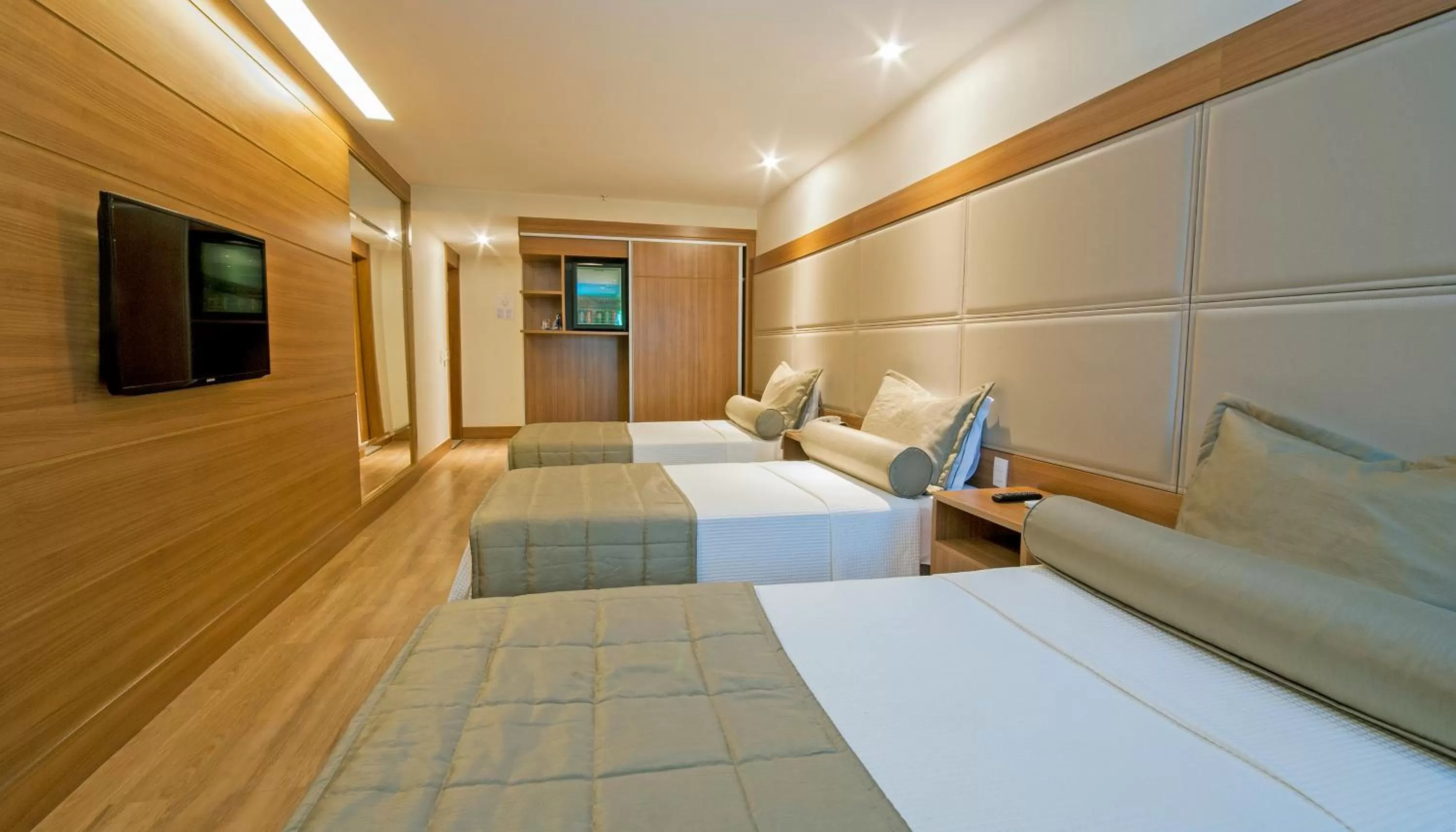 Property building, Bed in Américas Granada Hotel