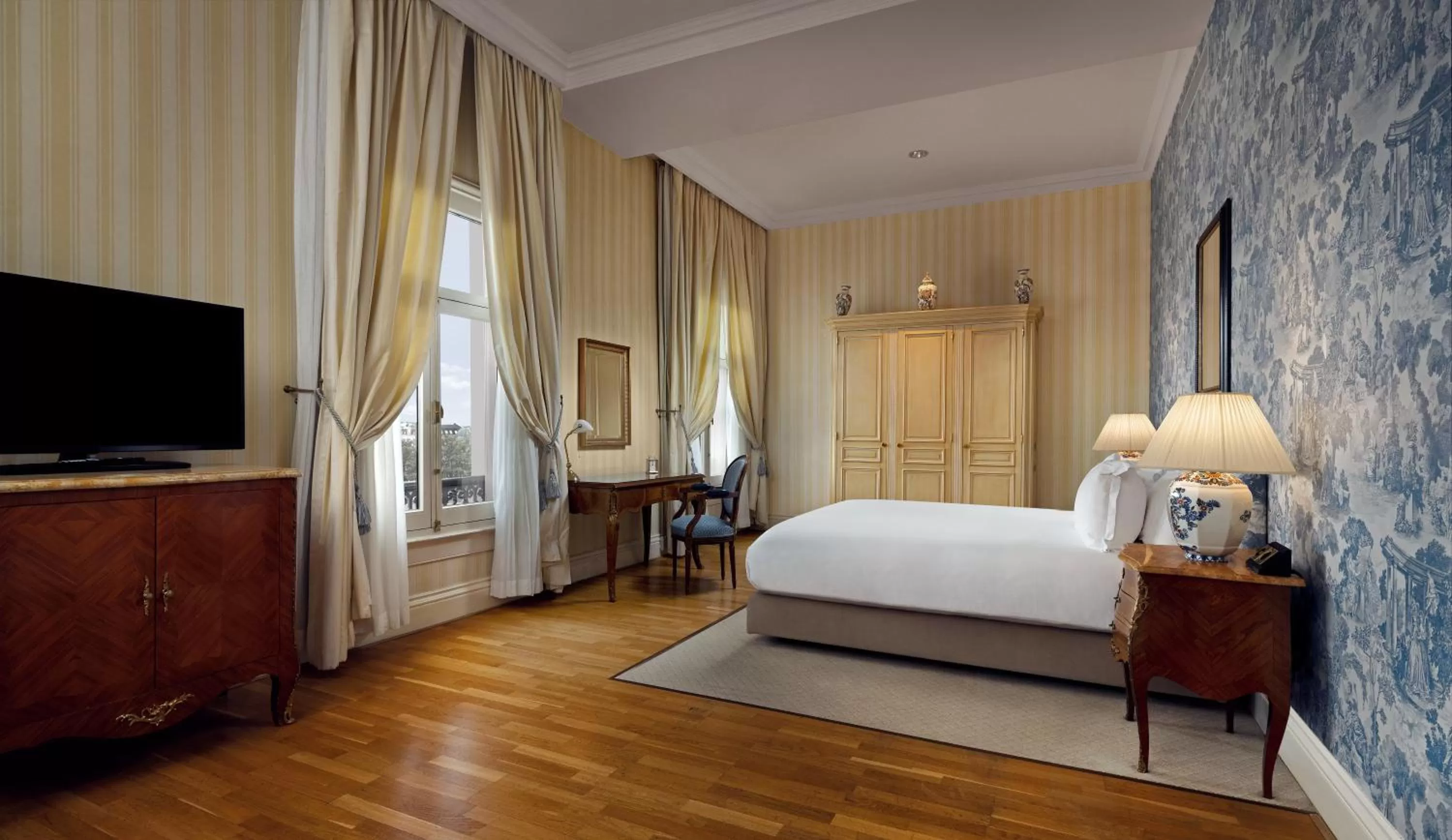 Photo of the whole room, Bed in InterContinental Amstel Amsterdam by IHG
