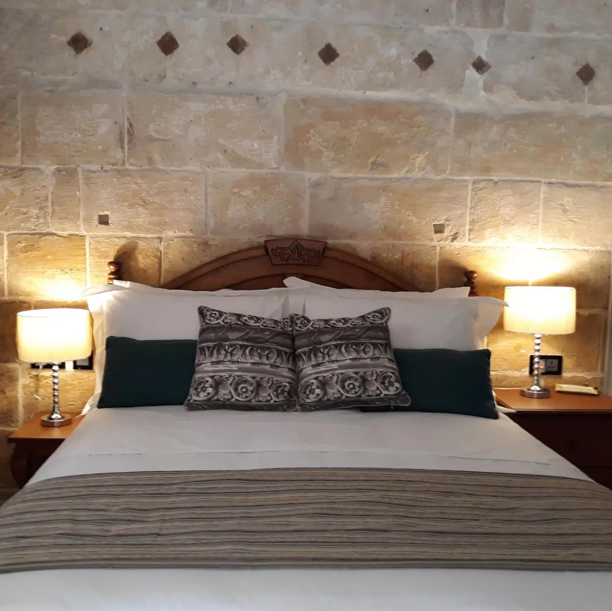 Bed in The 3Cities Auberge